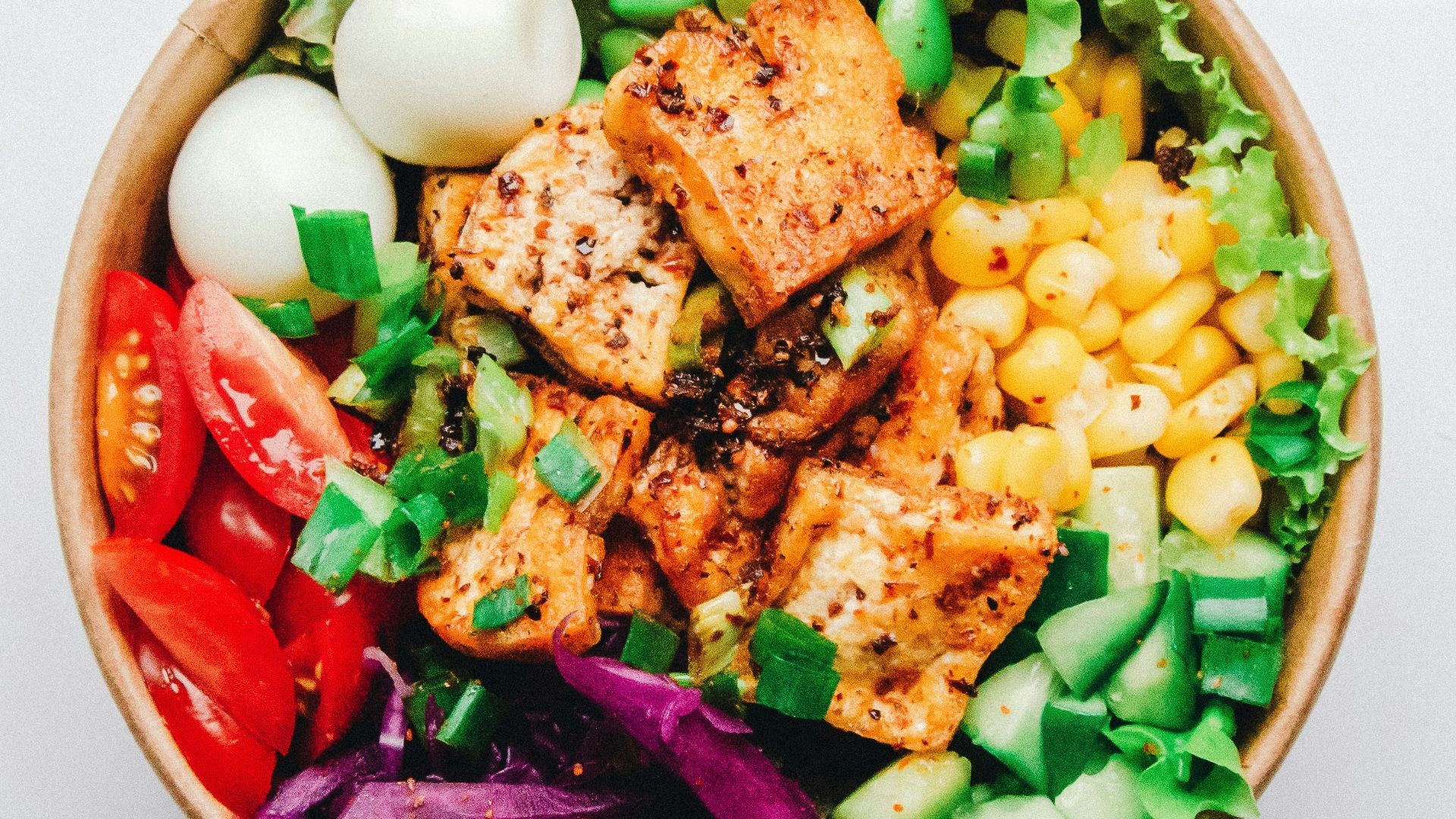 vegetable and meat on bowl