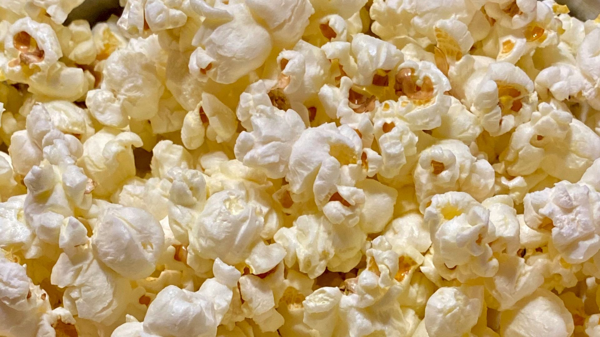 cooked popcorn