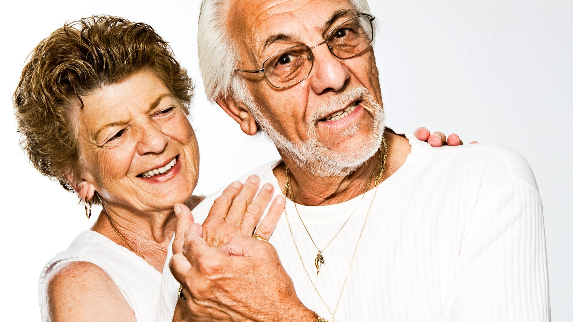 men's white crew-neck T-shirt