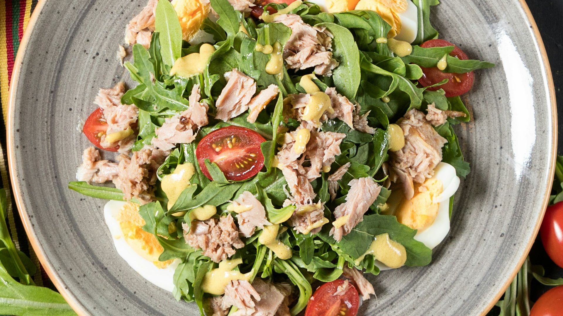 vegetable salad on white ceramic bowl