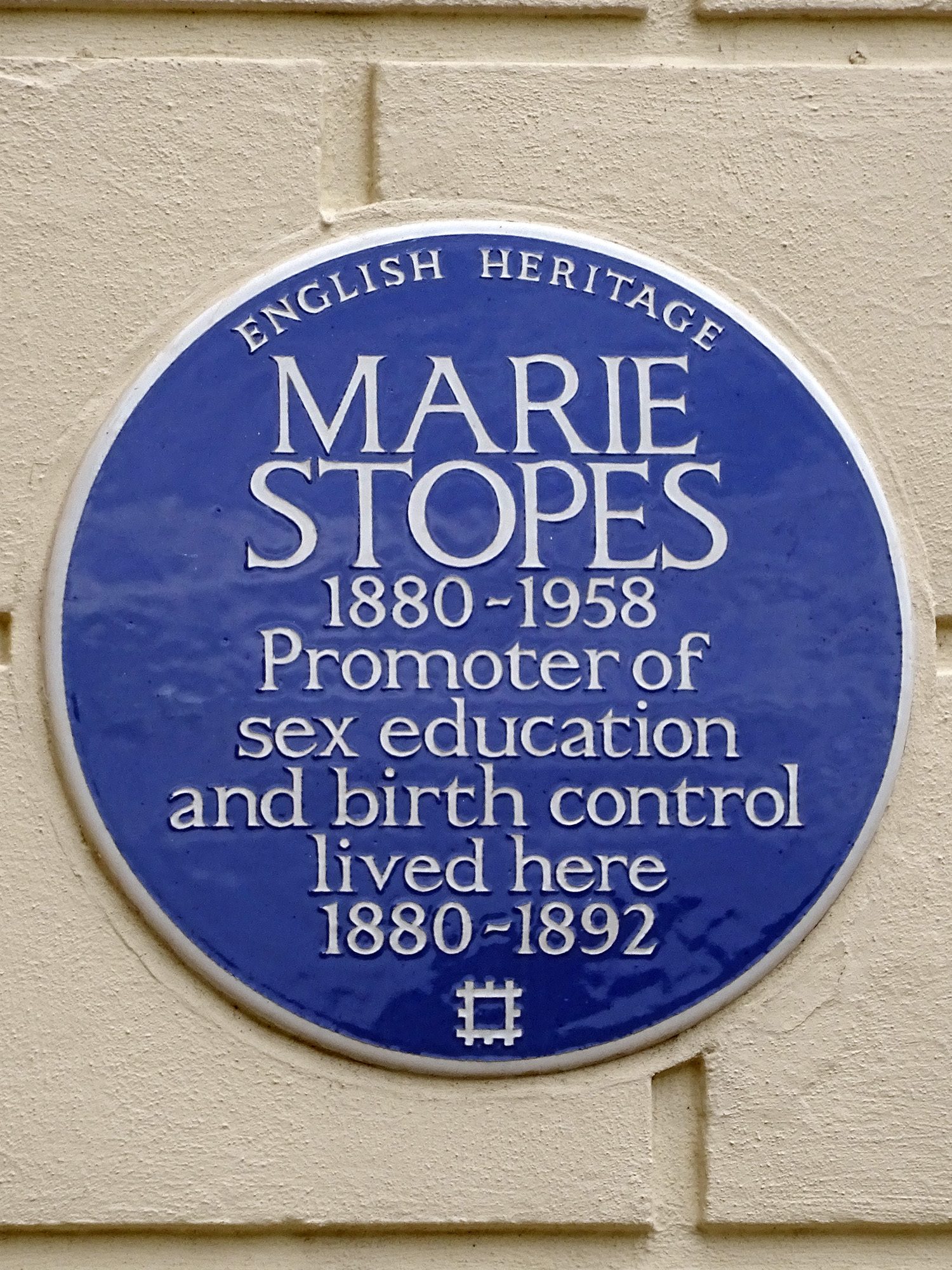 File:MARIE STOPES 1880-1958 Promoter of sex education and birth control lived here 1880-1892.jpg