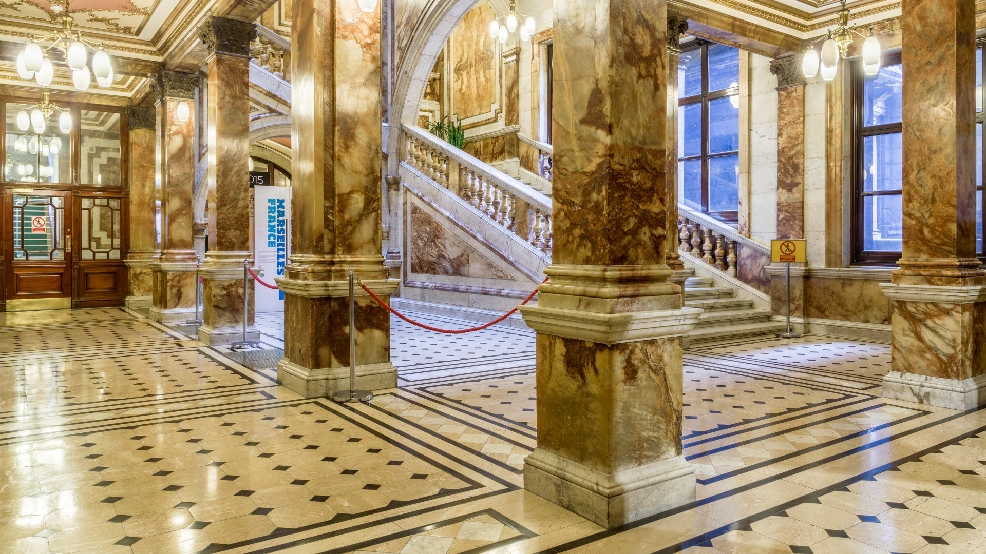 File:Glasgow City Chambers - Carrara Marble Staircase - 4.jpg