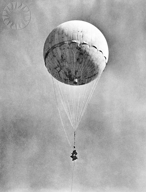 File:Lta-balloons-japan-wwii-balloon-bombs-(Fu-Go).jpg