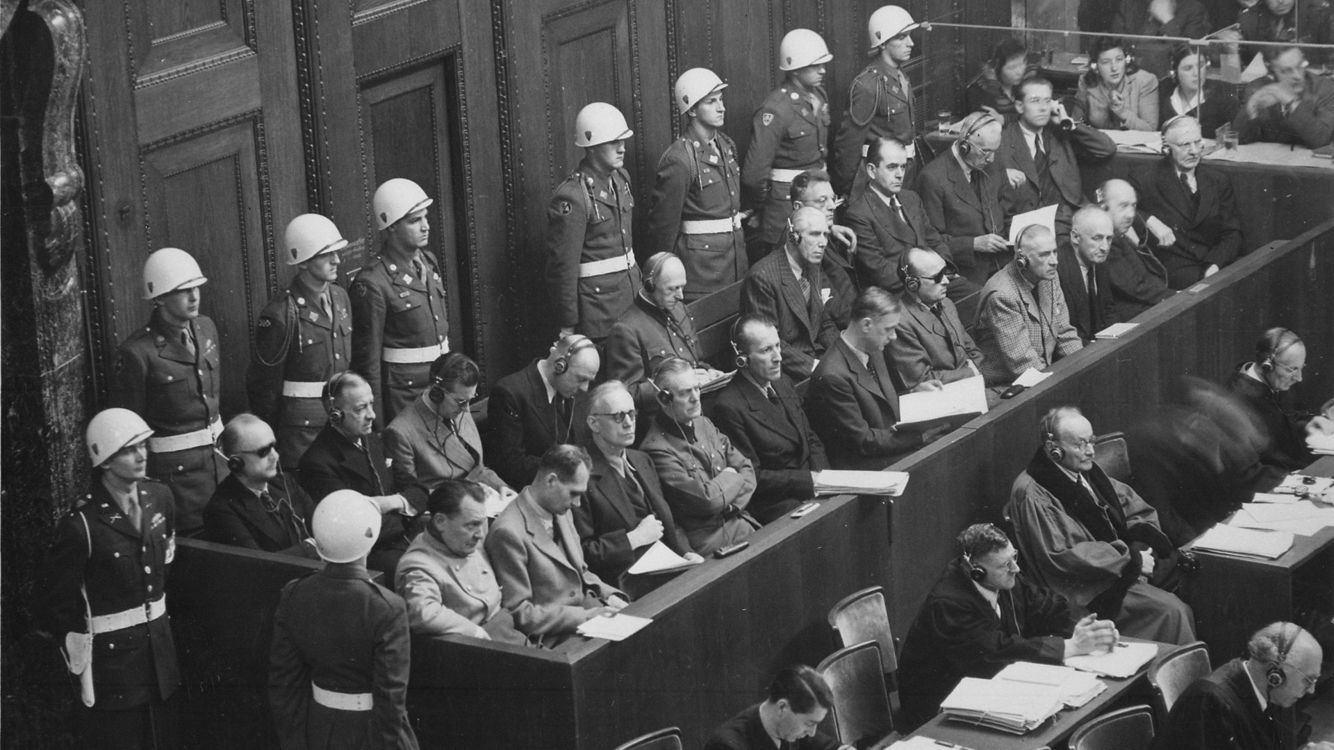 File:Nuremberg Trials. Looking down on defendants dock, circa 1945-1946. - NARA - 540127.jpg