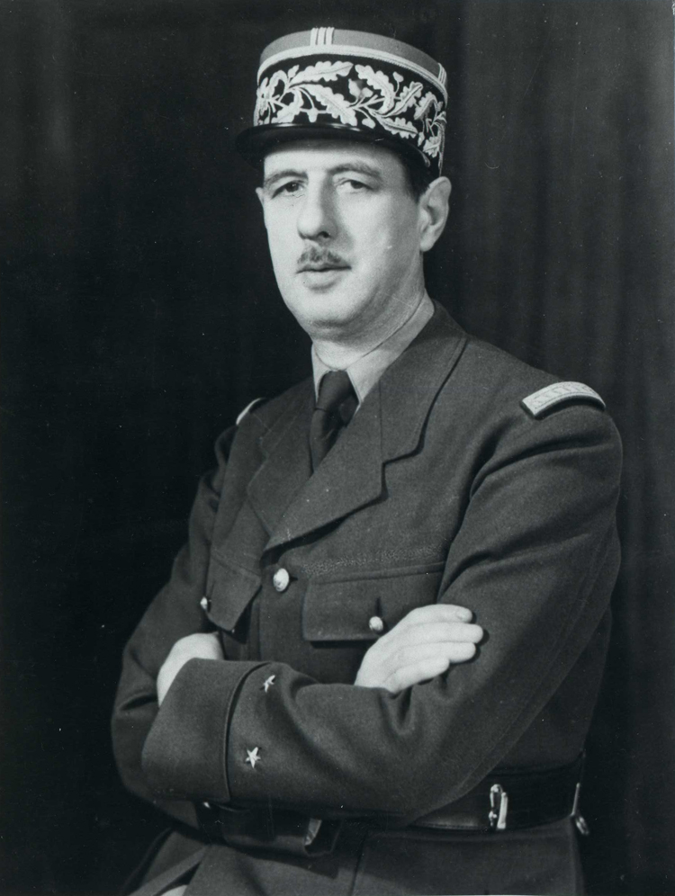 File:General Charles de Gaulle in 1945.jpg