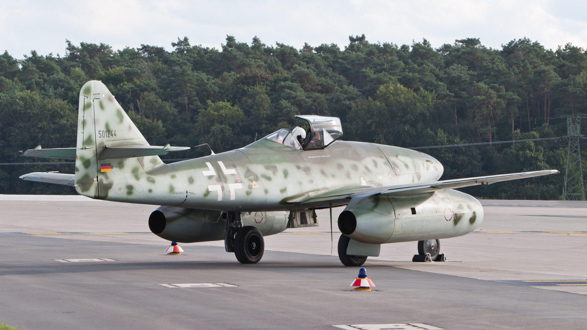 File:Messerschmitt Me 262 replica D-IMTT ILA 2012 03.jpg
