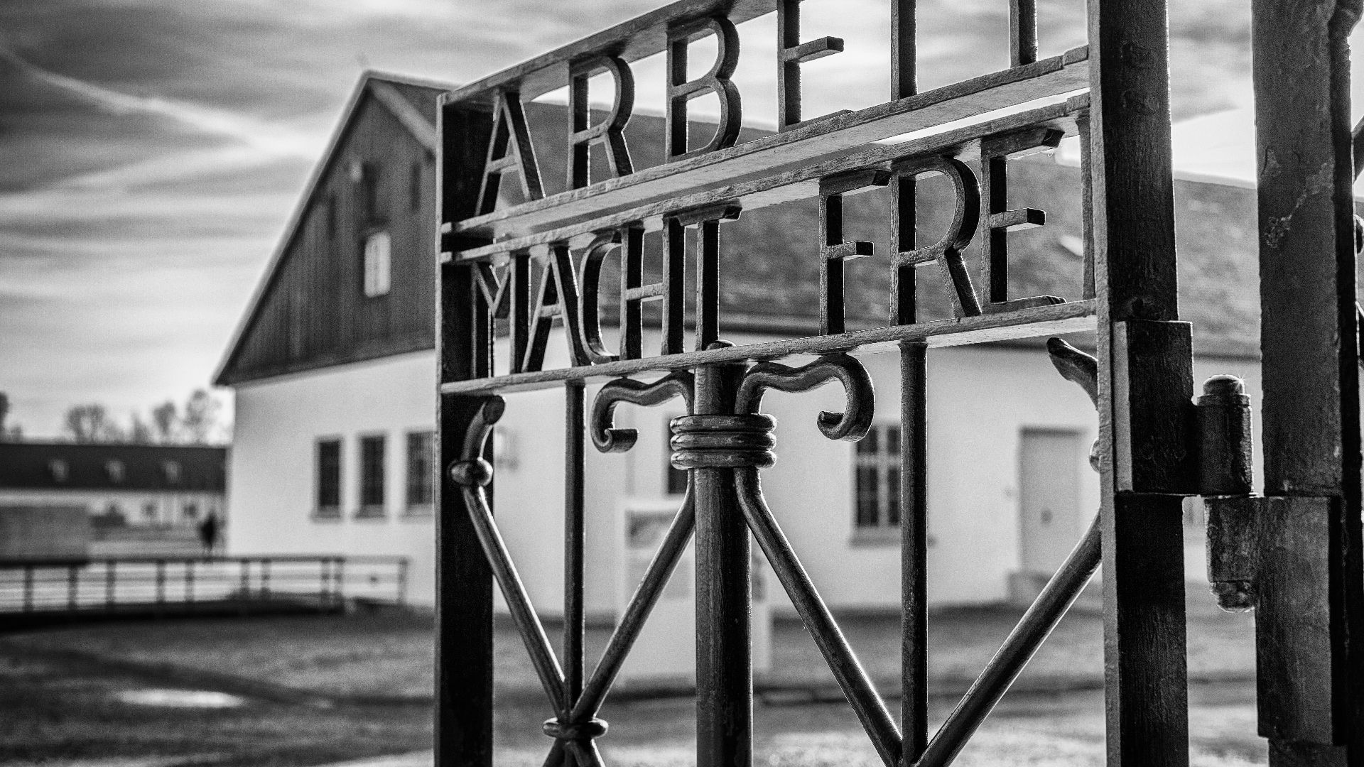File:Arbeit Macht Frei Dachau 20180125-PR6A9314.jpg