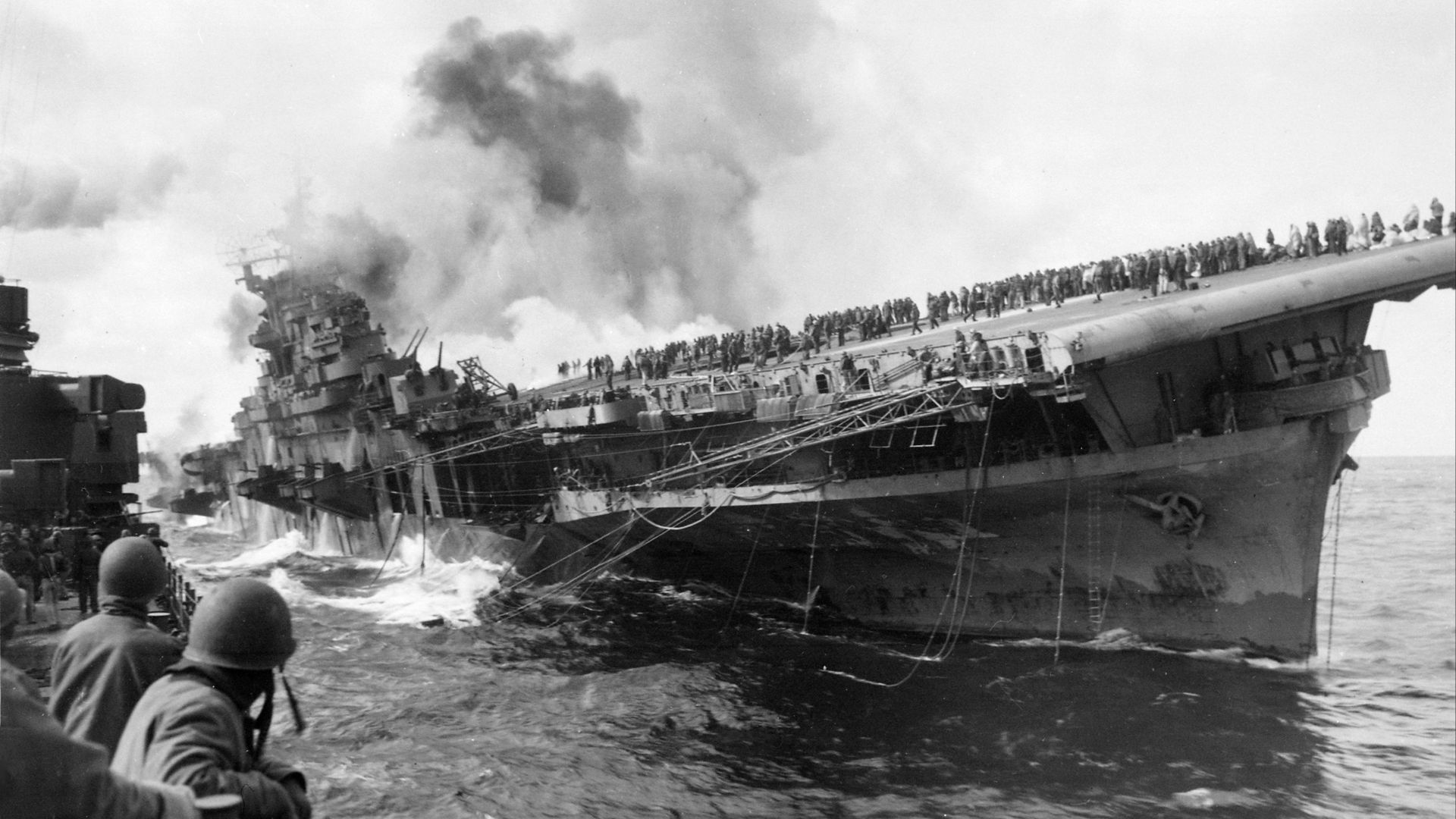 File:Attack on carrier USS Franklin 19 March 1945.jpg