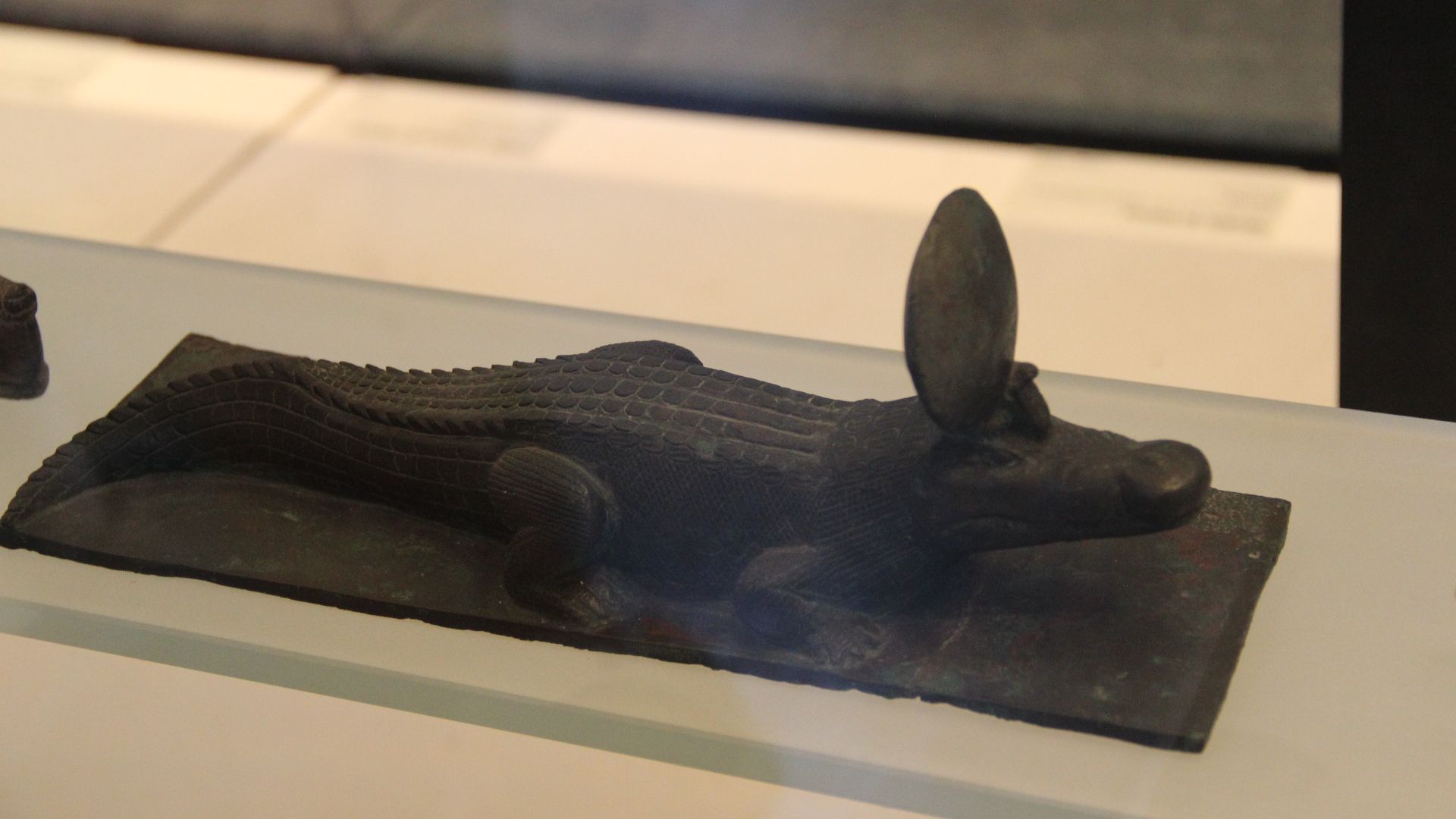 File:Ancient Egypt Bronze Crocodile (27713136793).jpg