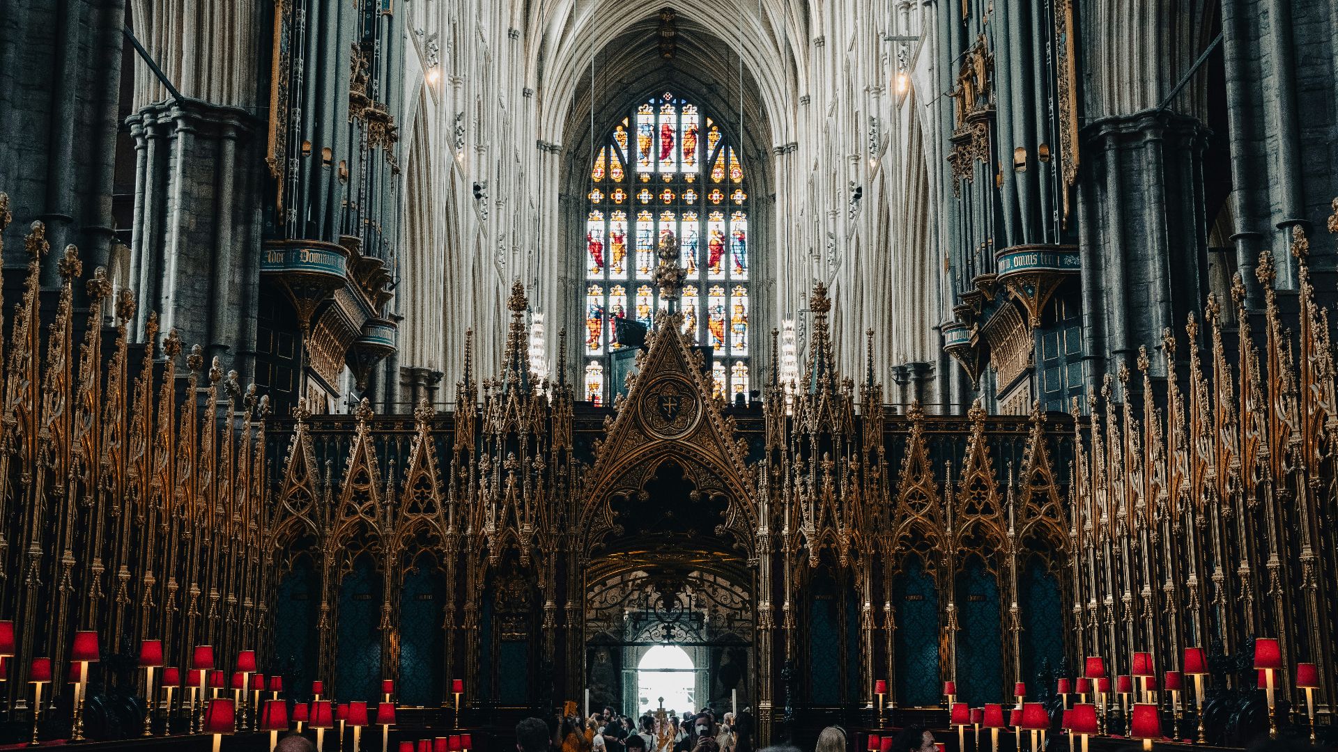 a cathedral with many people in it
