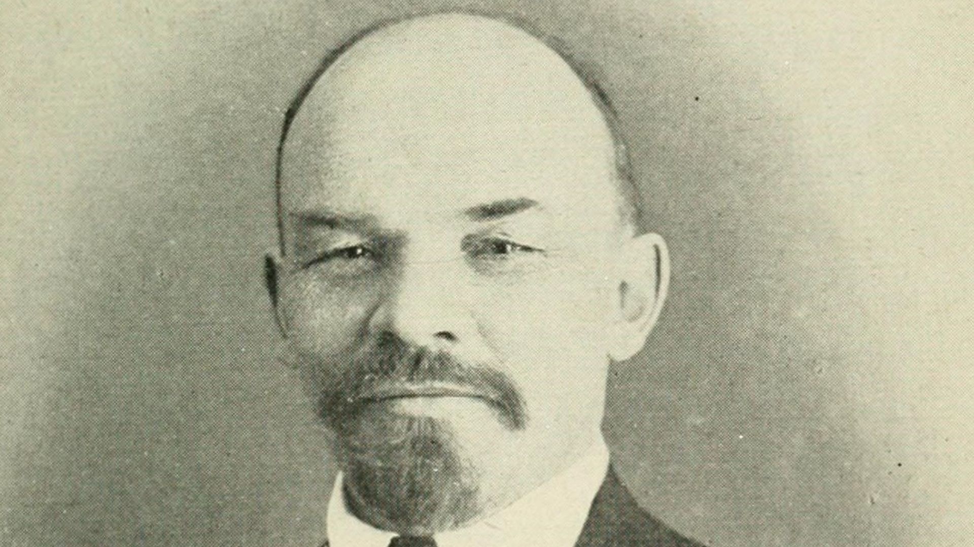 File:Lenin in Zürich on March 1916.jpg