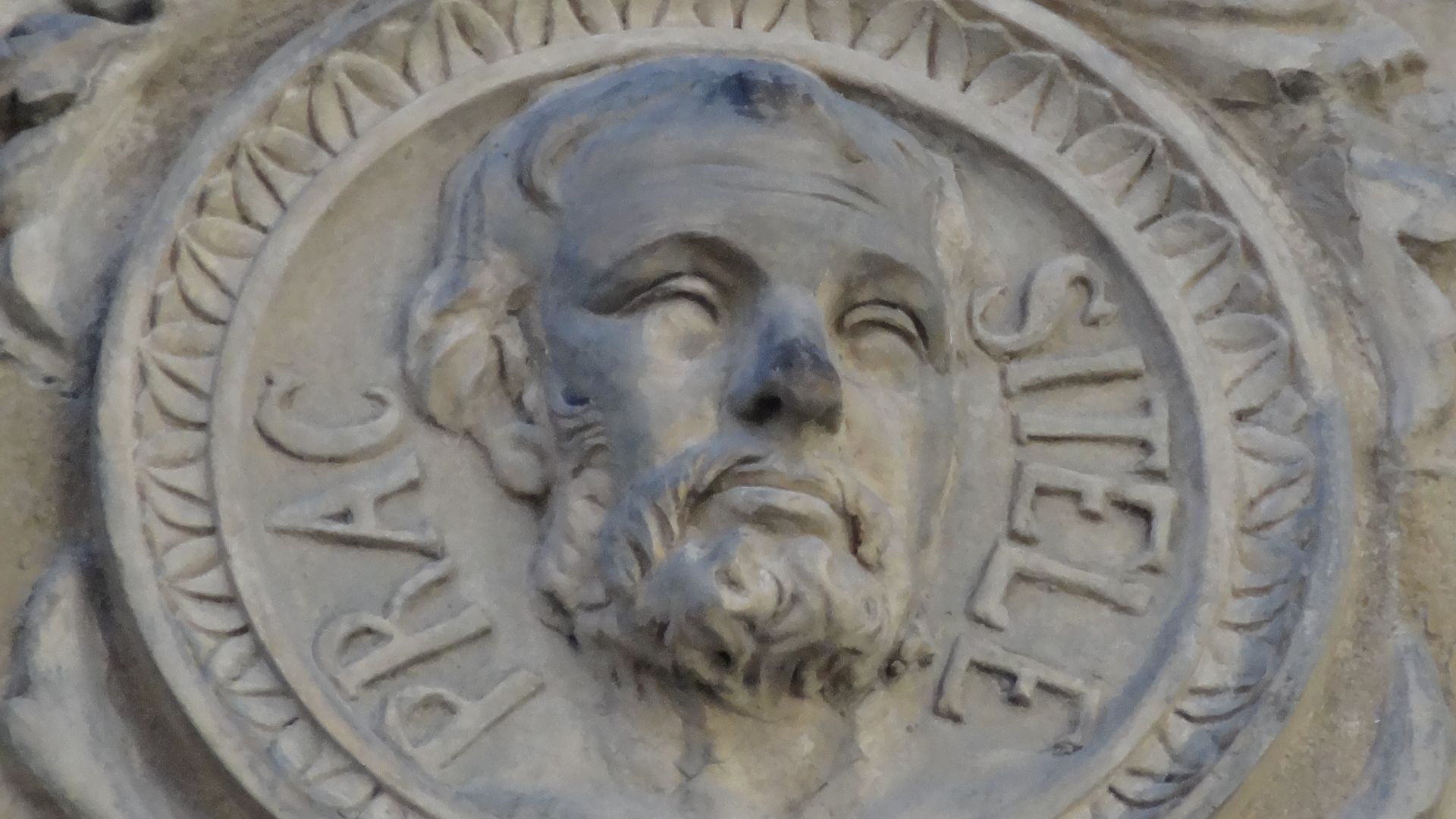 File:Edifici carrer Tallers 45 Barcelona - 03 Praxiteles.JPG