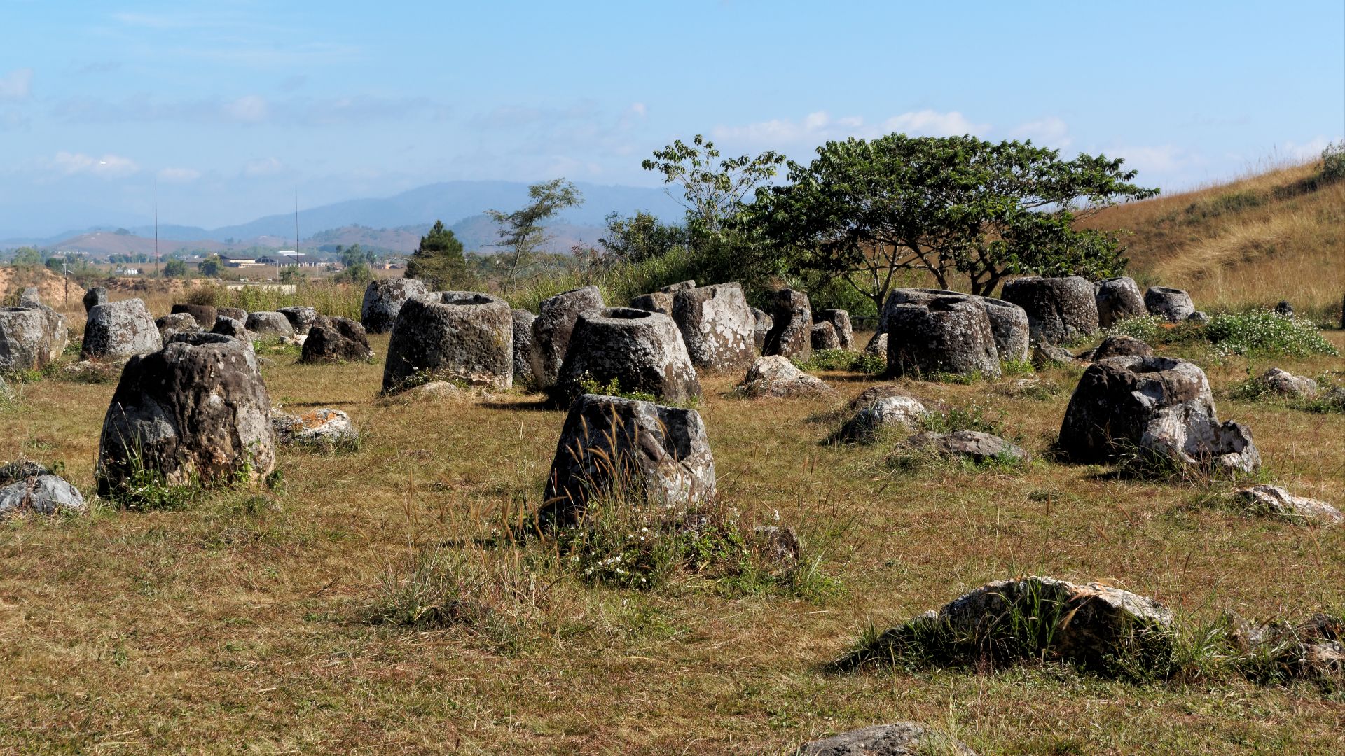 File:20171115 Plain of Jars Laos 2540 DxO.jpg
