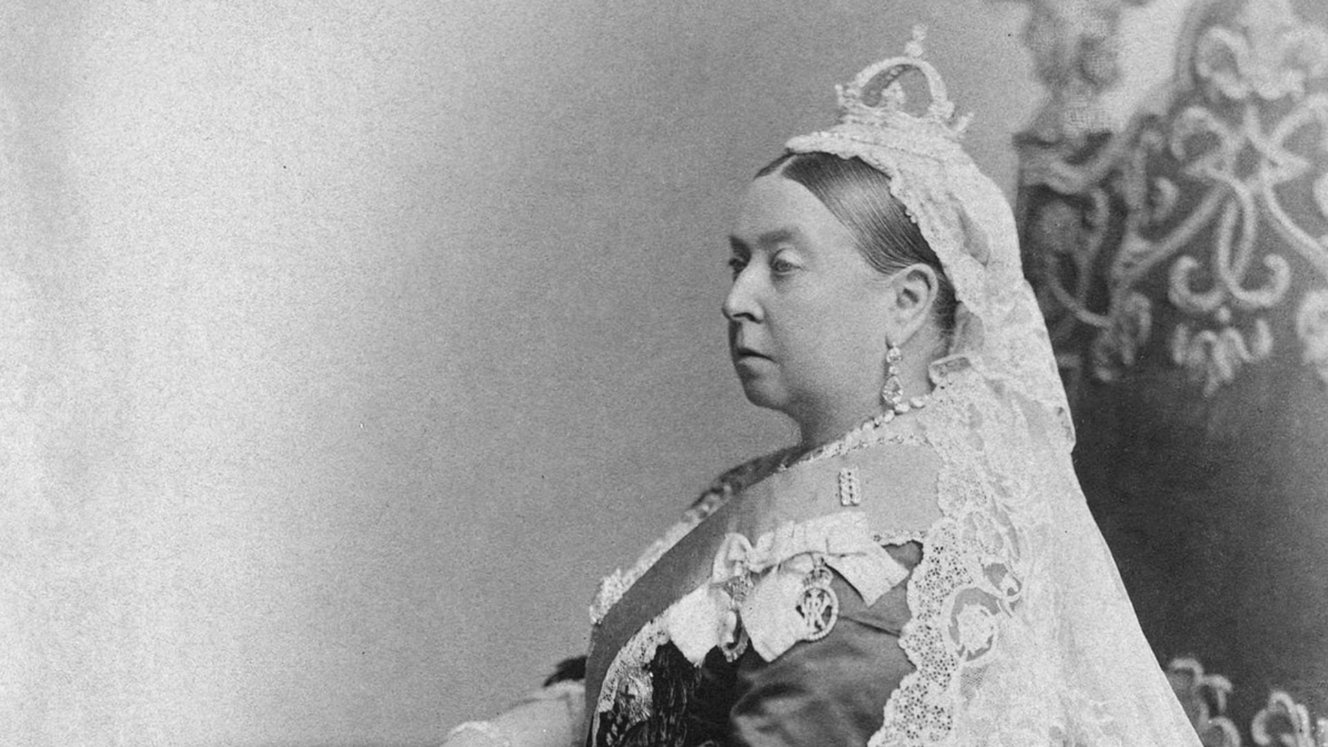 File:Queen Victoria 1887.jpg