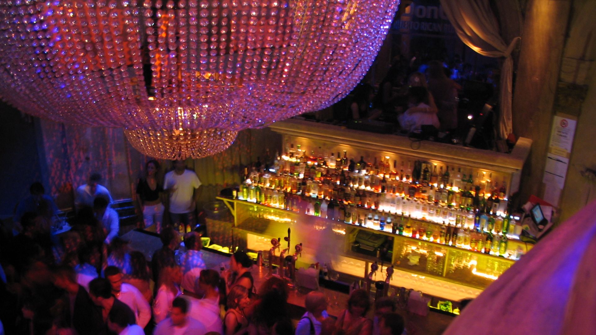 File:Il Gattopardo Cafè Disco Milano.jpg