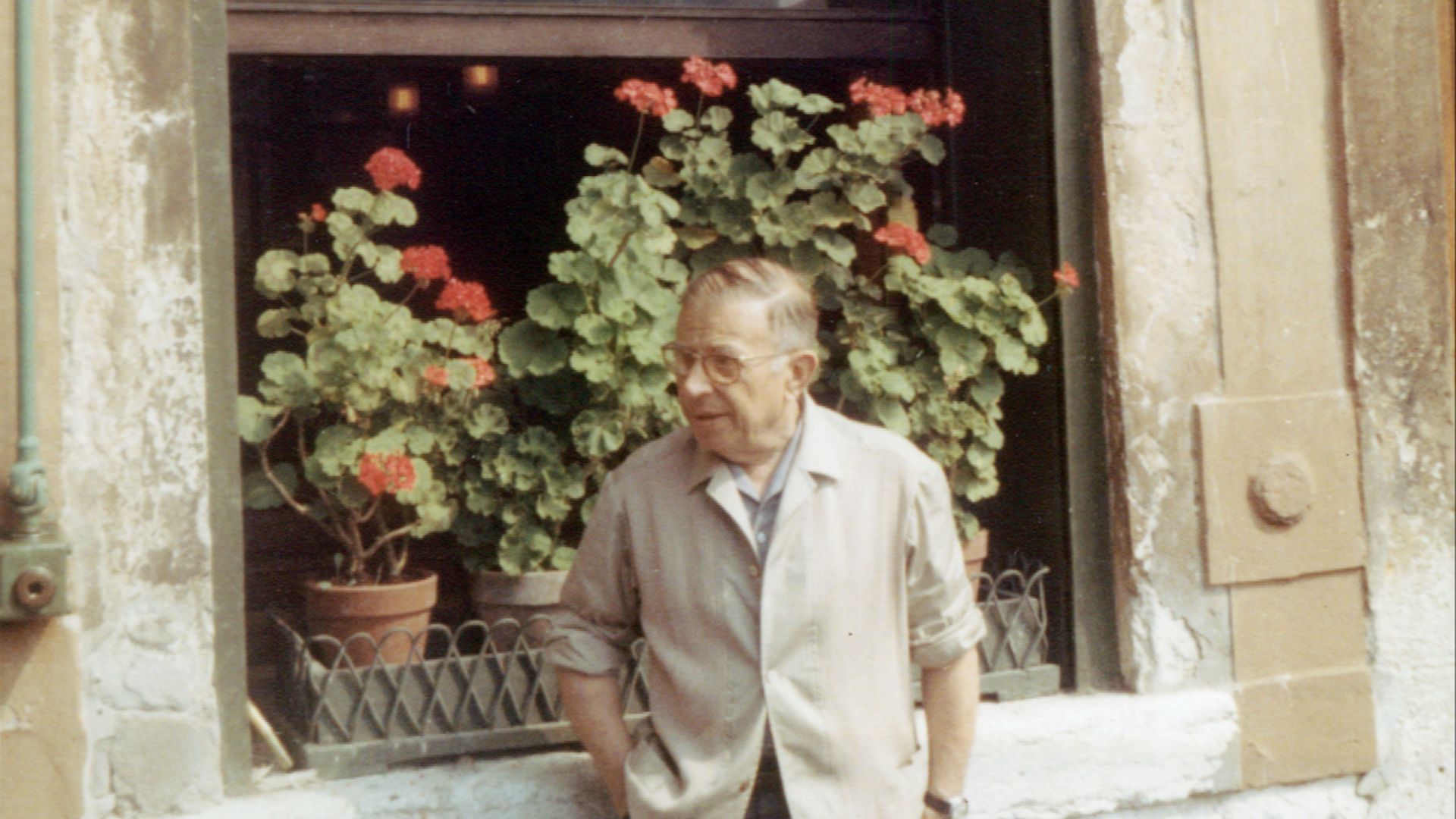 File:Jean Paul Sartre 1967.jpg