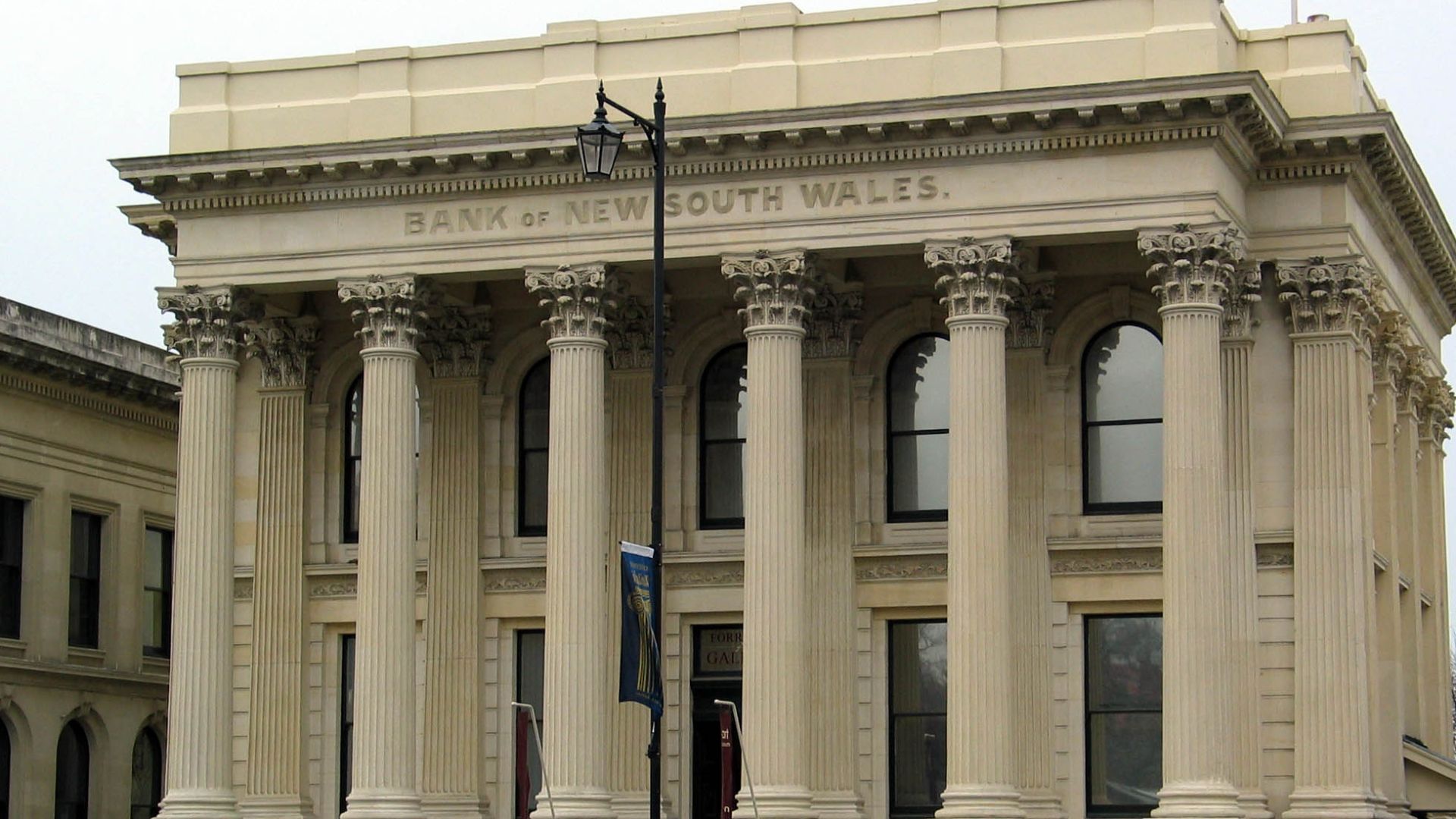 File:Bank of New South Wales Oamaru 2.jpg