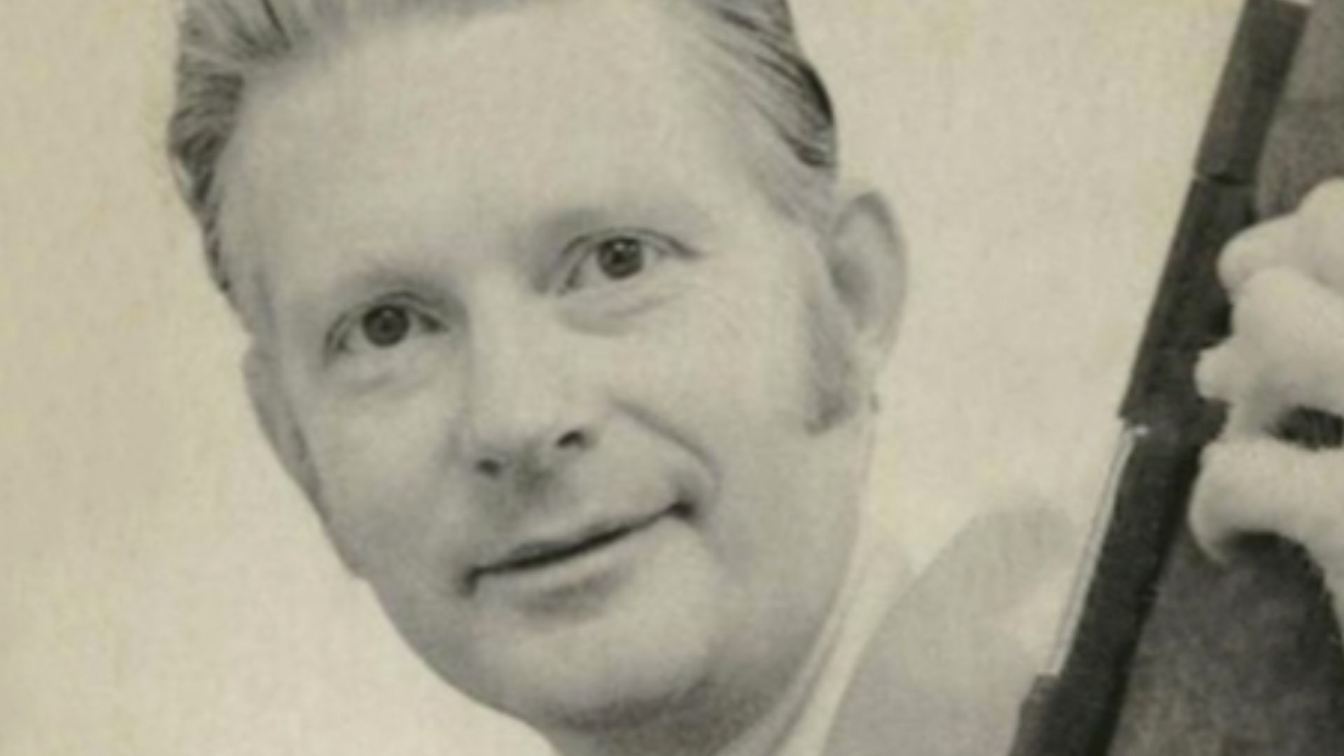 File:Gary Anderson shooter 1976.jpg