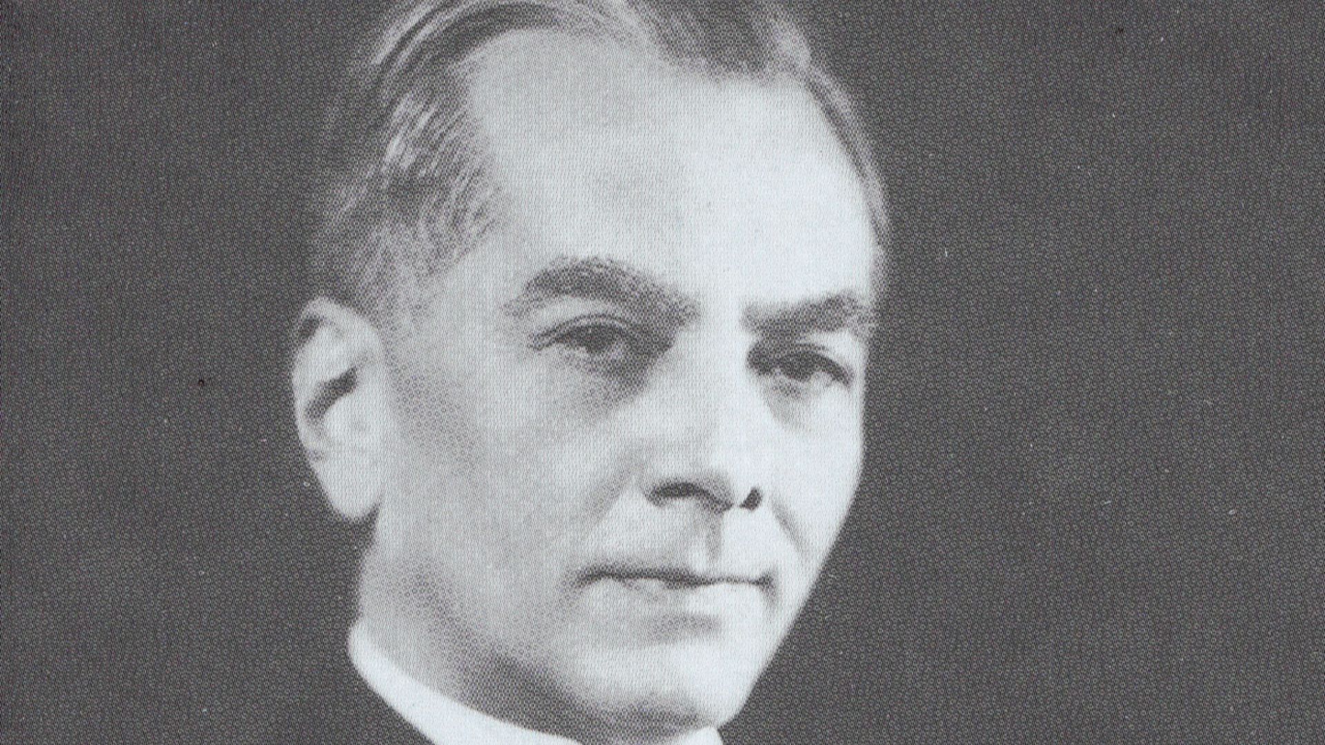 File:Manuel L. Quezon portrait.jpg