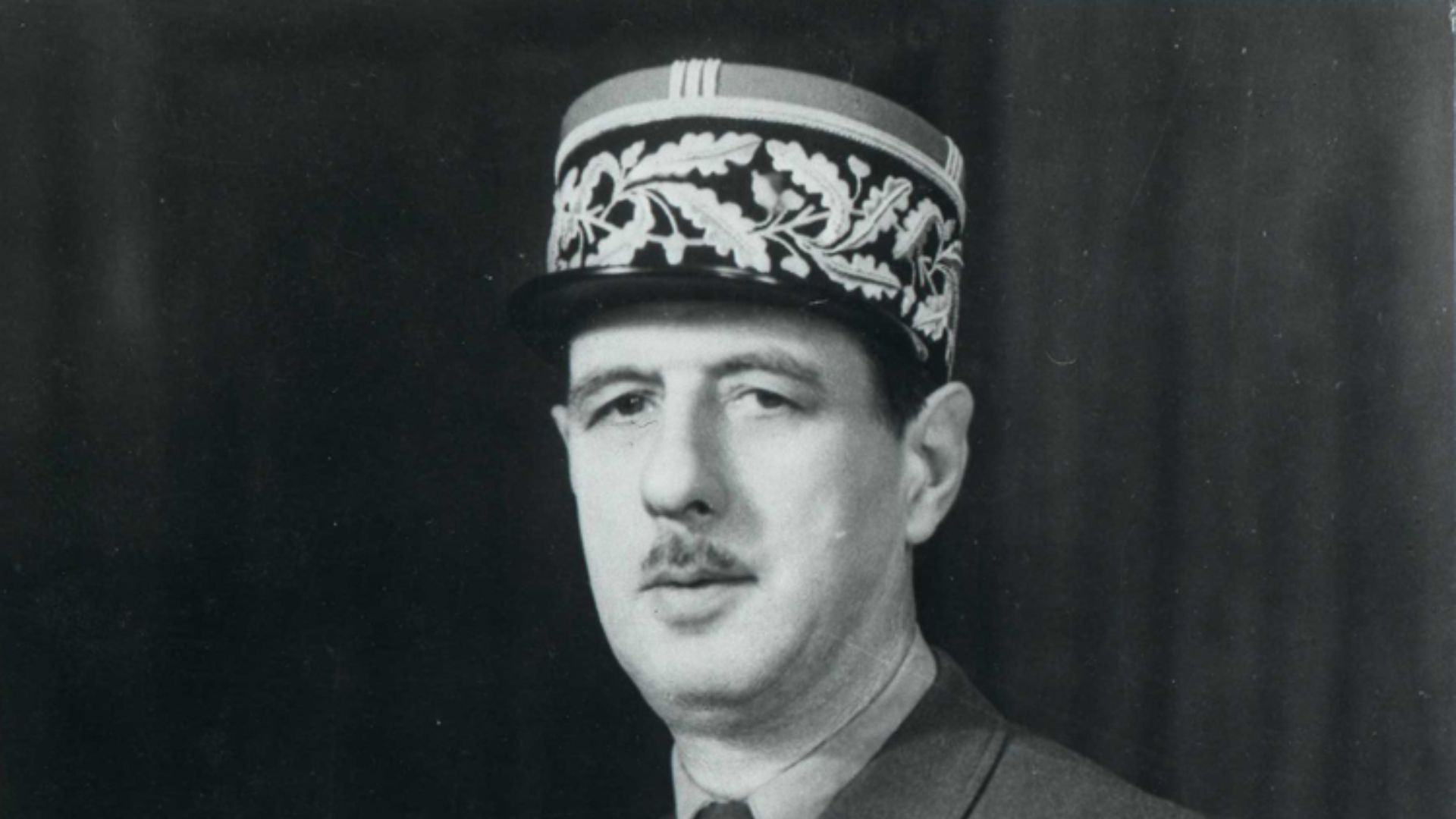 File:General Charles de Gaulle in 1945.jpg