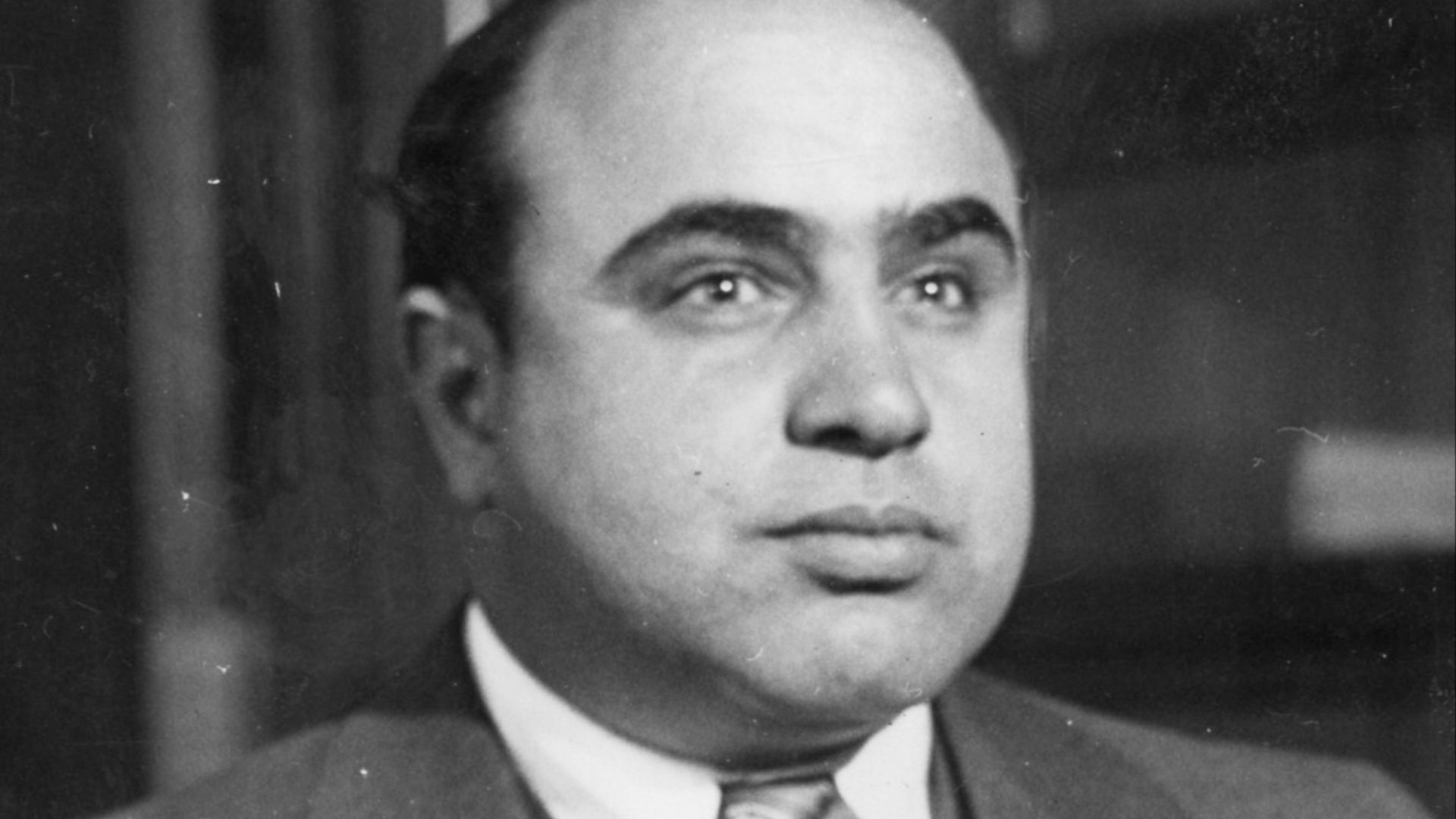 File:Al Capone in 1930 (cropped).jpg