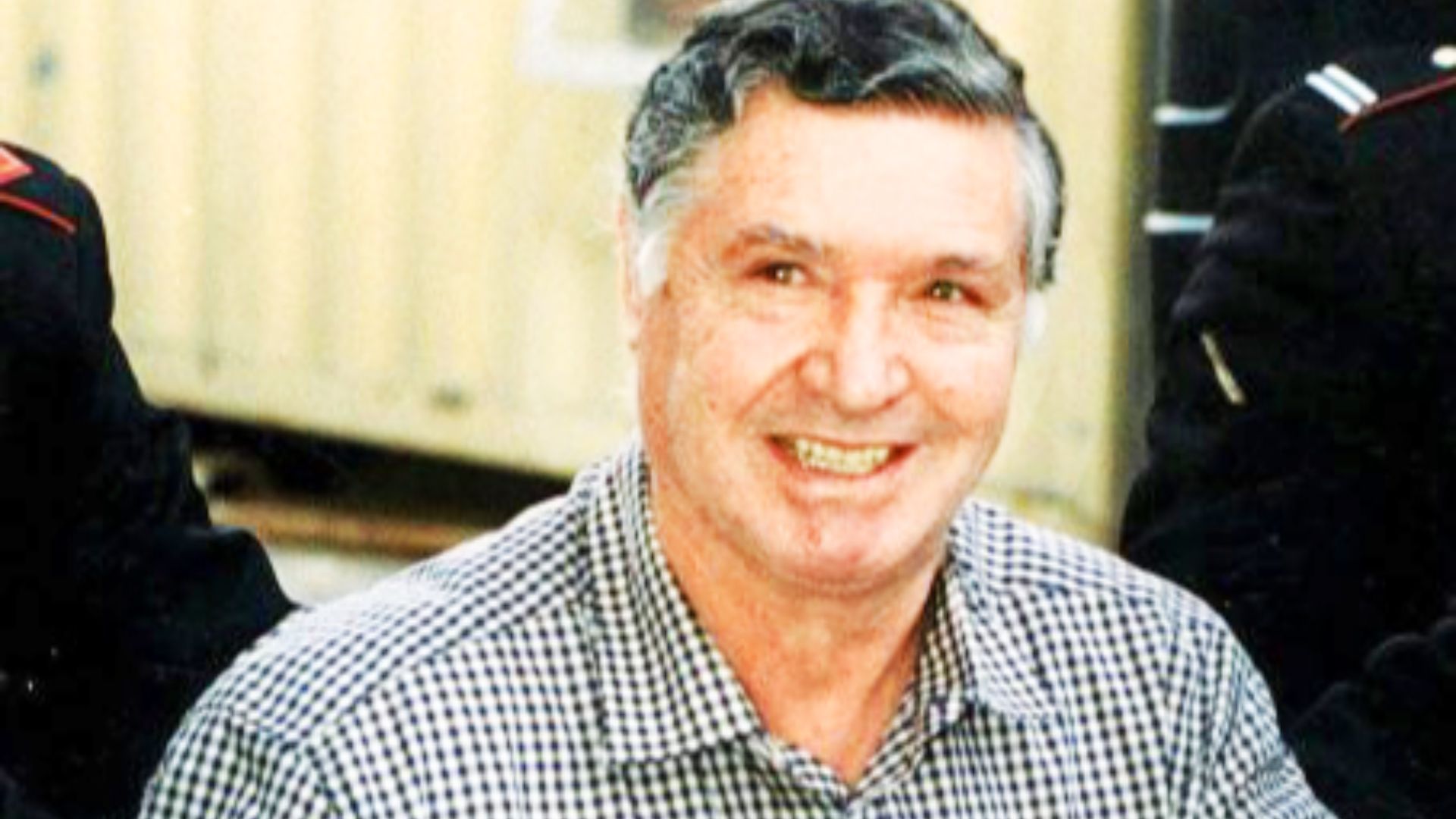 File:Totò Riina il capo dei capi sorride.jpg