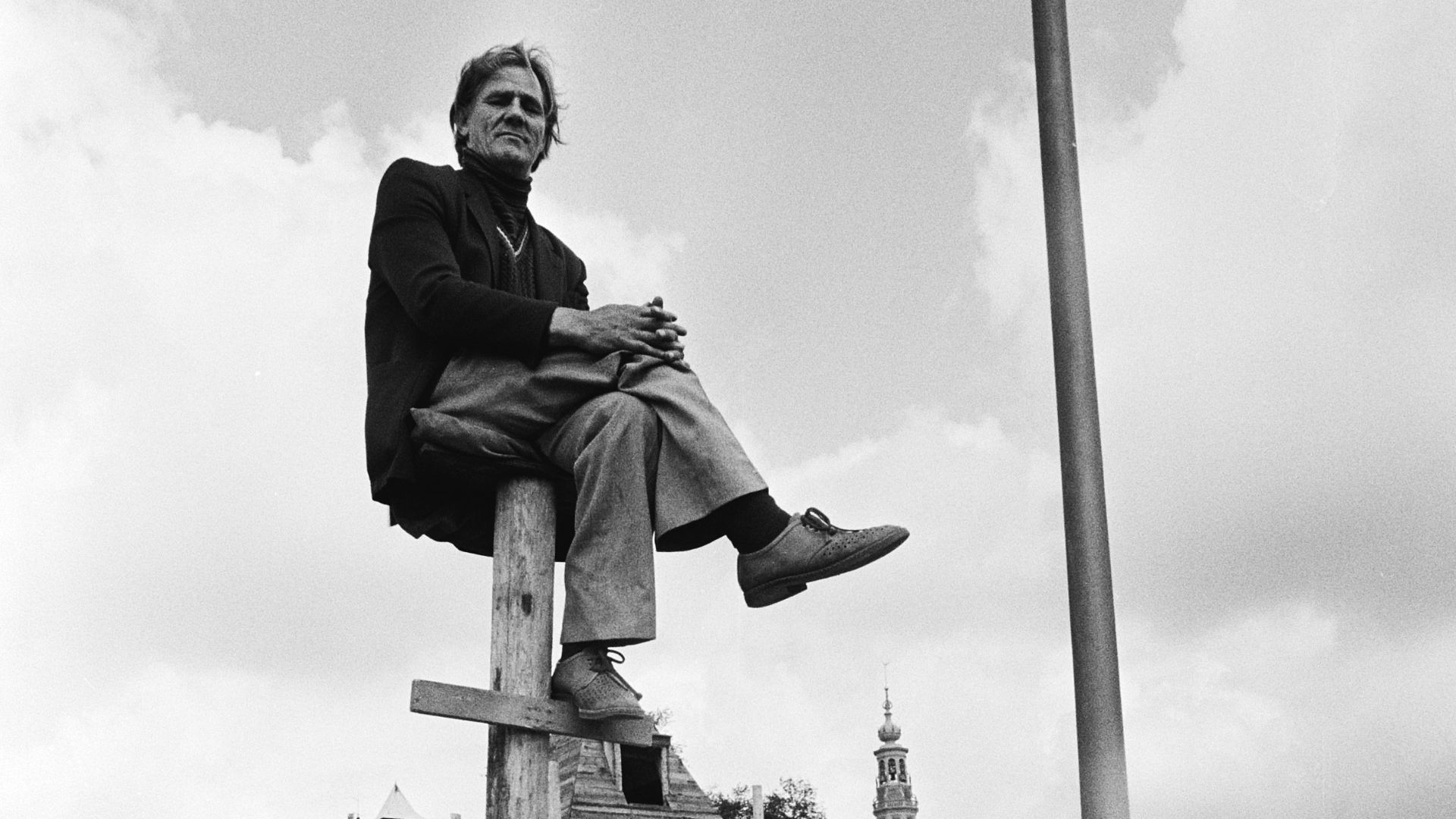 File:Opschrift op het bord Record paalzitten 120 uur (oude record), Bestanddeelnr 930-3639.jpg