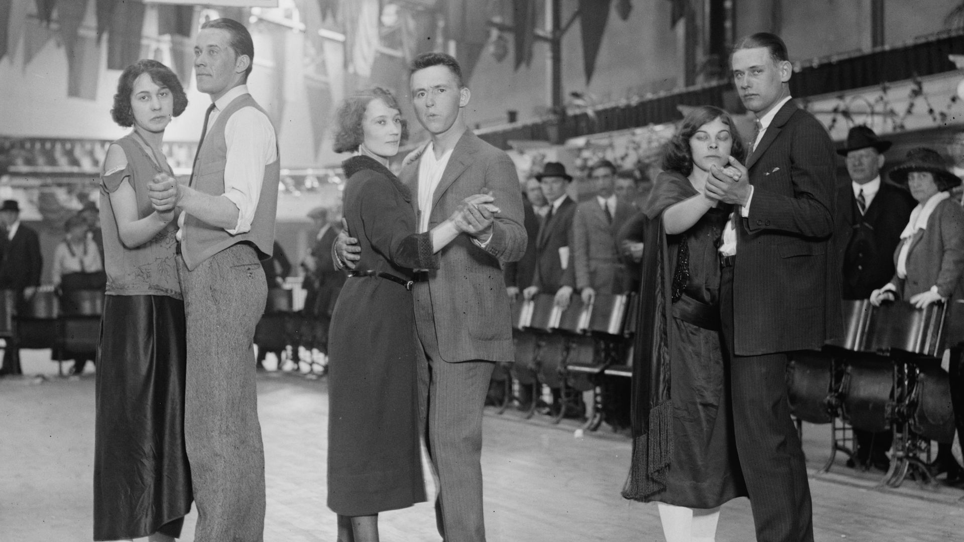 File:Dance marathon, 1923.jpg