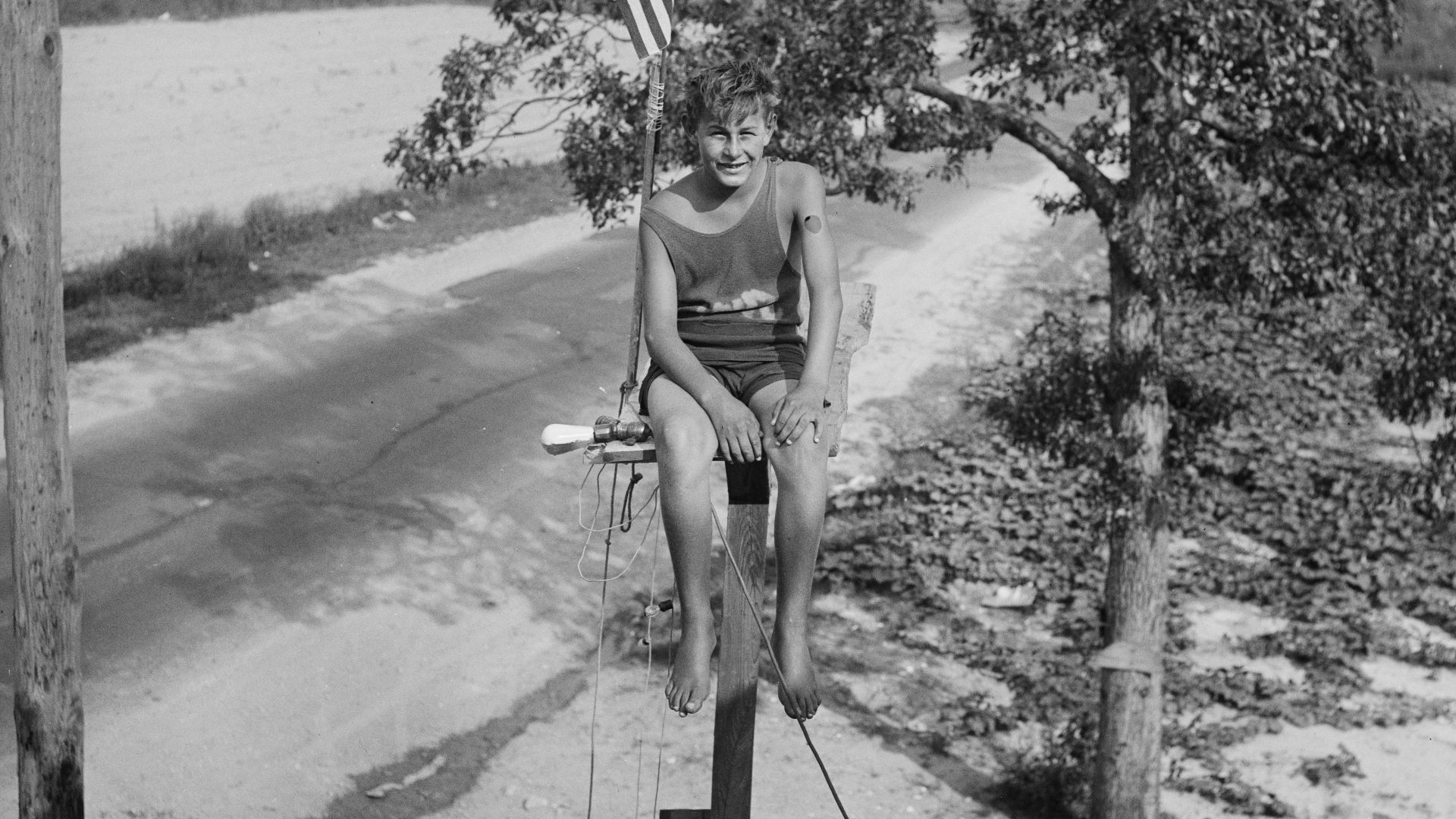 File:Maryland youth breaks pole sitting record. William Ruppert, 14-year-old youth of Colgate, Maryland, as he appeared atop the flag pole in the yard of his home yesterday after breaking the LCCN2016889434.jpg