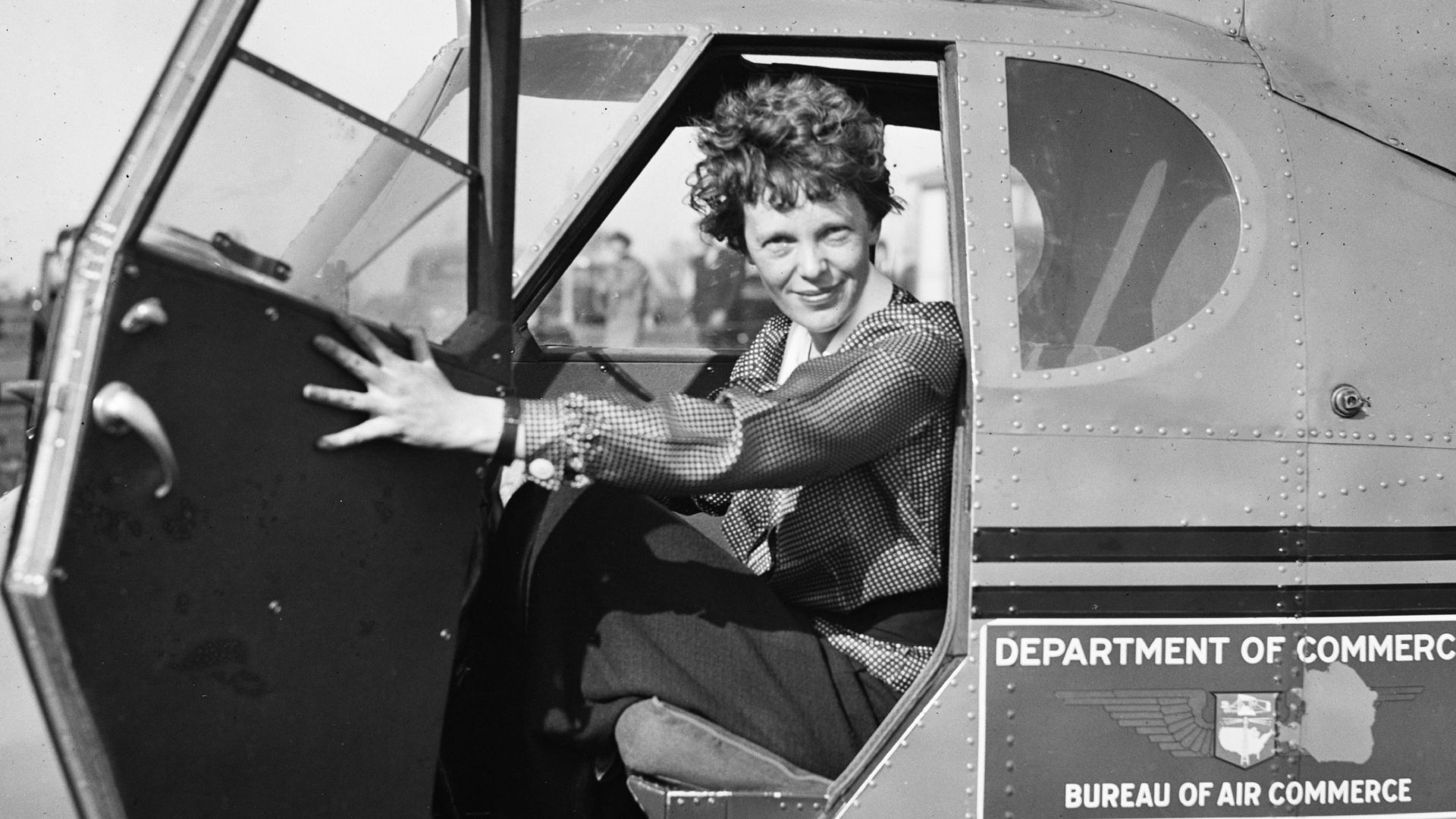 File:Amelia Earhart LOC hec.40747.jpg