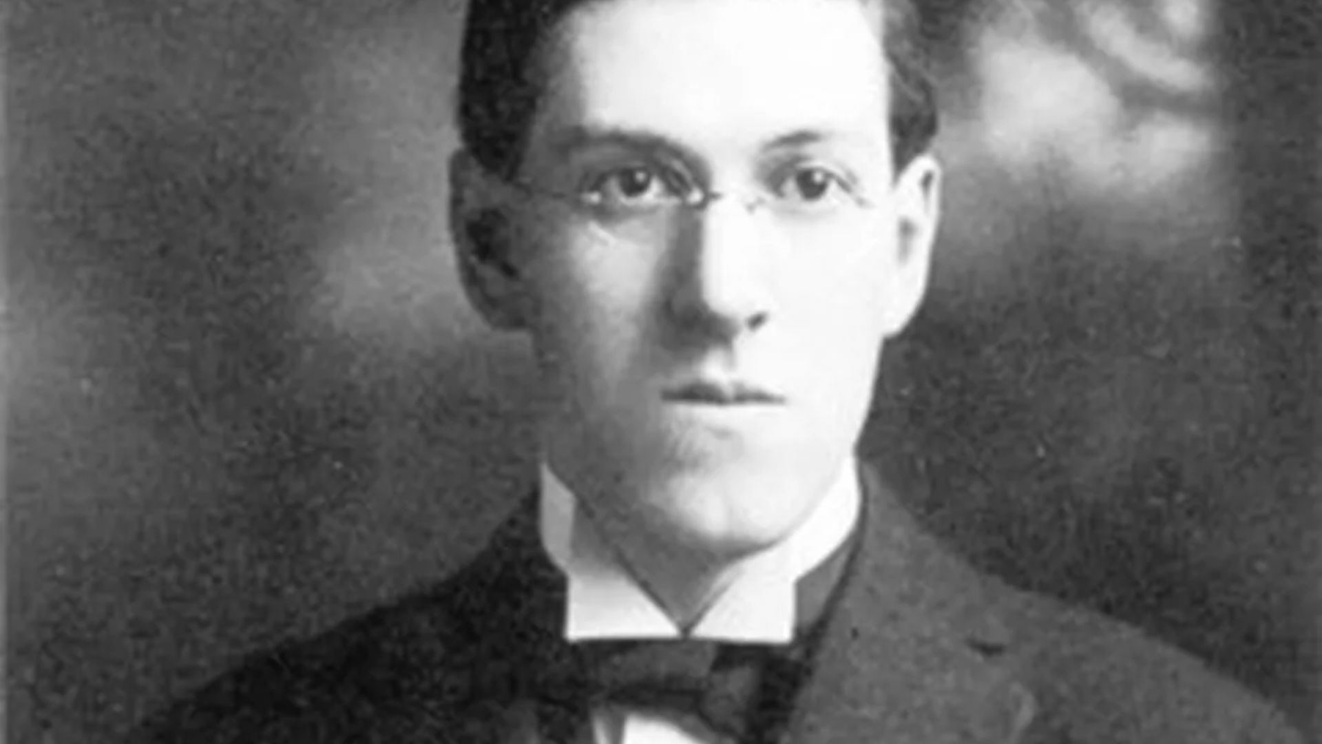 File:Lovecraft's Official United Amateur Press Association Photograph.png