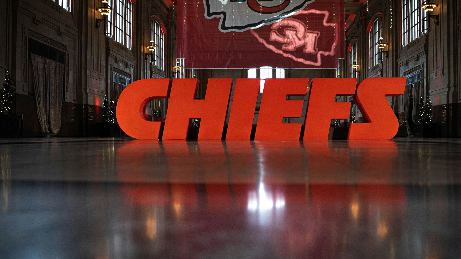 red and black kanji text neon light signage