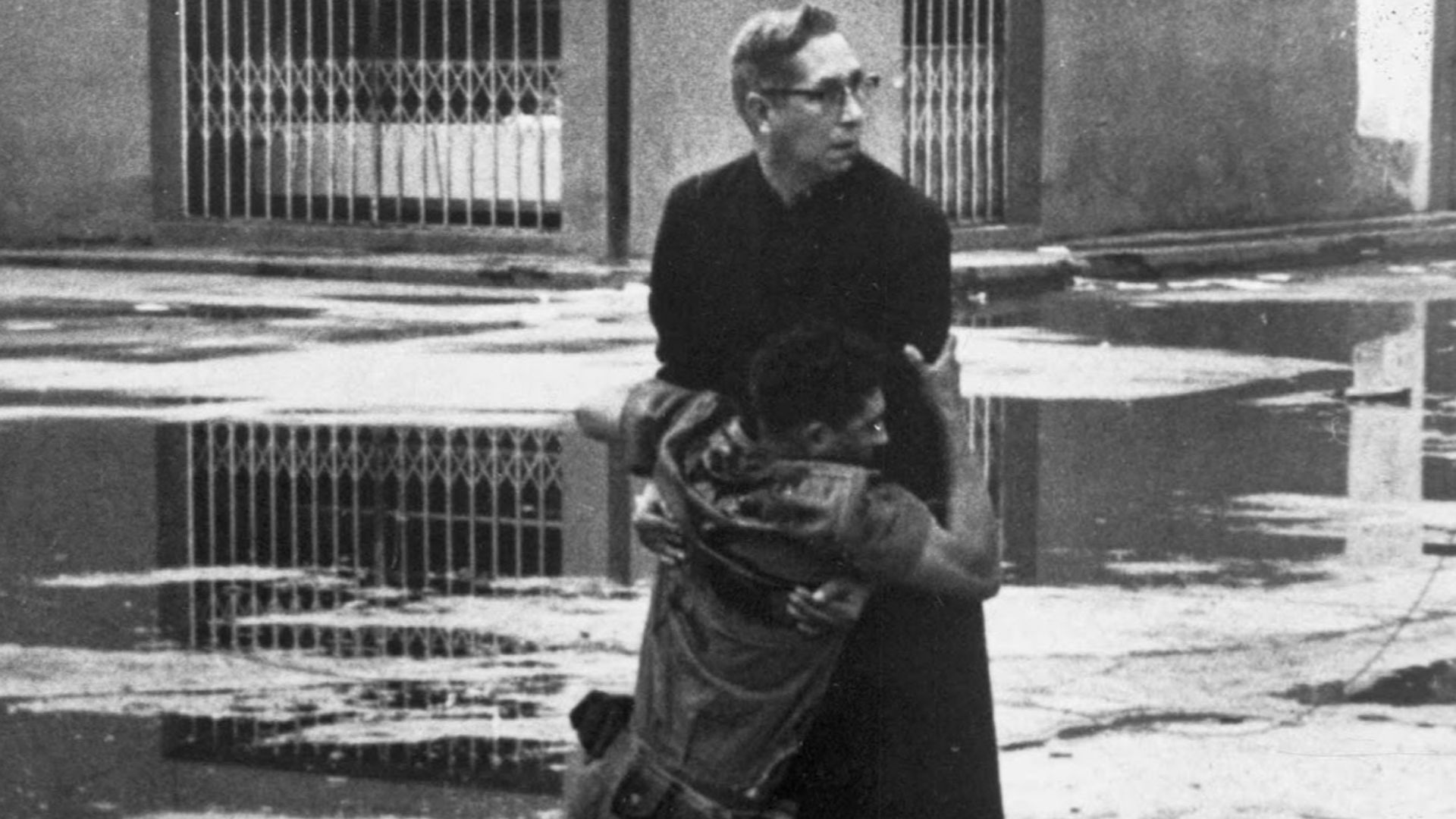 File:Aid from padre 1.jpg