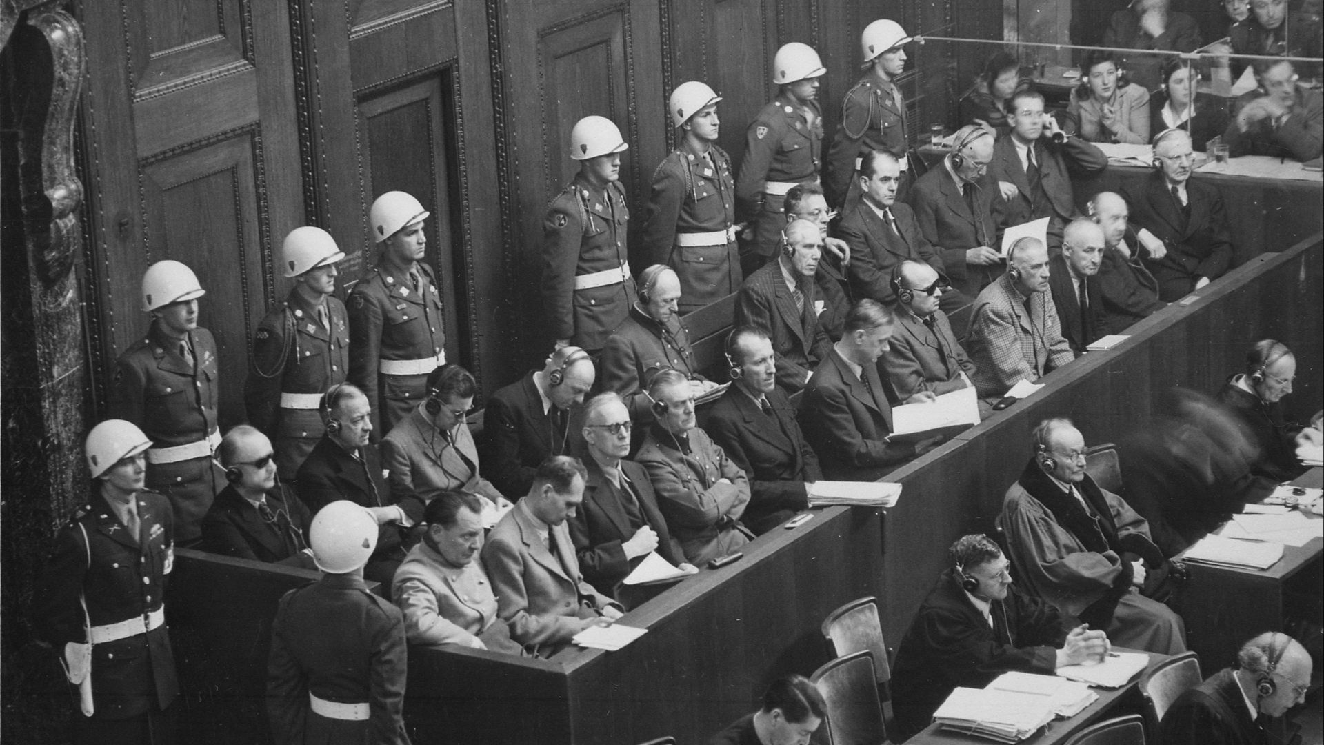 File:Nuremberg Trials. Looking down on defendants dock, circa 1945-1946. - NARA - 540127.jpg