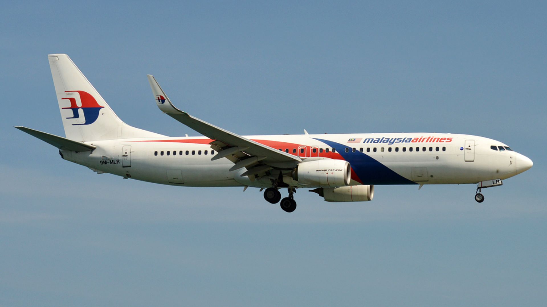 File:Malaysia Airlines, 9M-MLR, Boeing 737-8H6 (32719159297).jpg