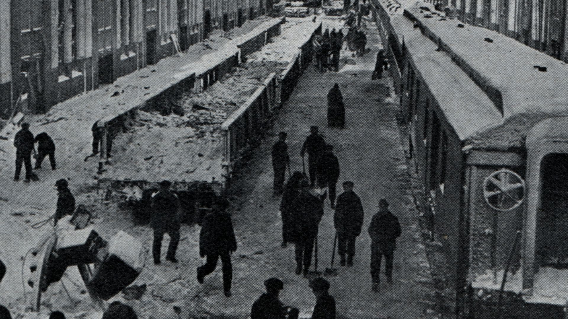 File:No 3905 Page 25, gare du Nord.jpg