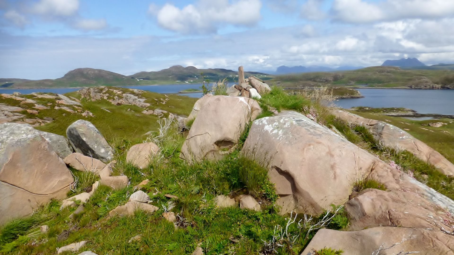 File:Eilean Fada Mòr - geograph.org.uk - 4594420.jpg