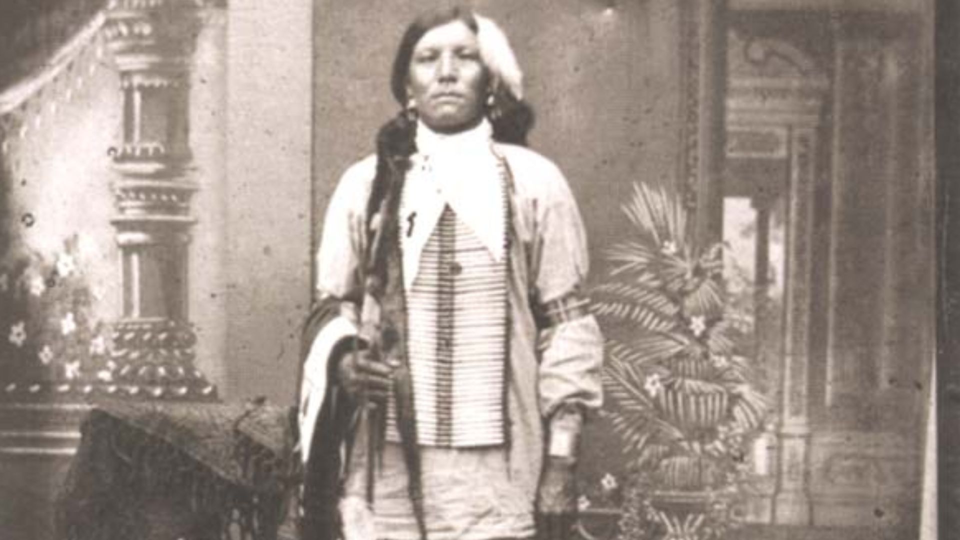 File:Crazy Horse 1877.jpg