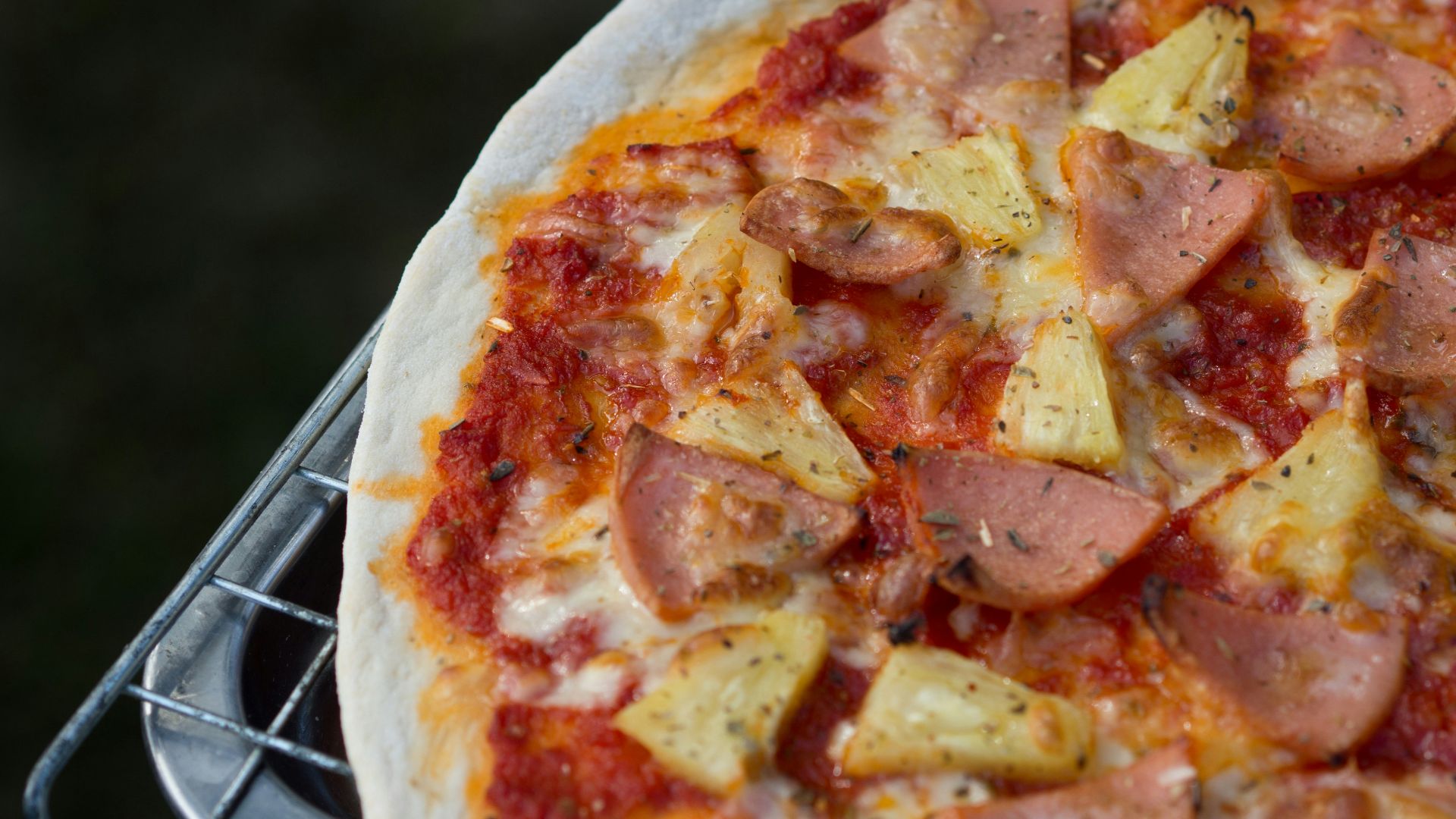 baked Hawaiian pizza