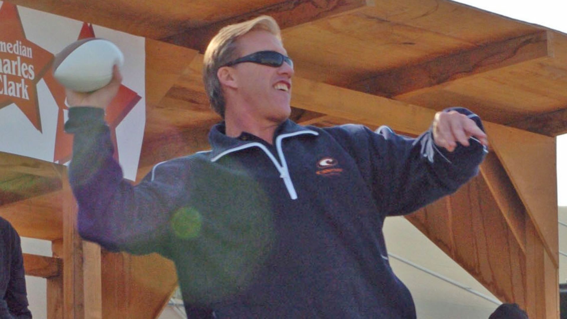 File:John Elway Iraq.jpg