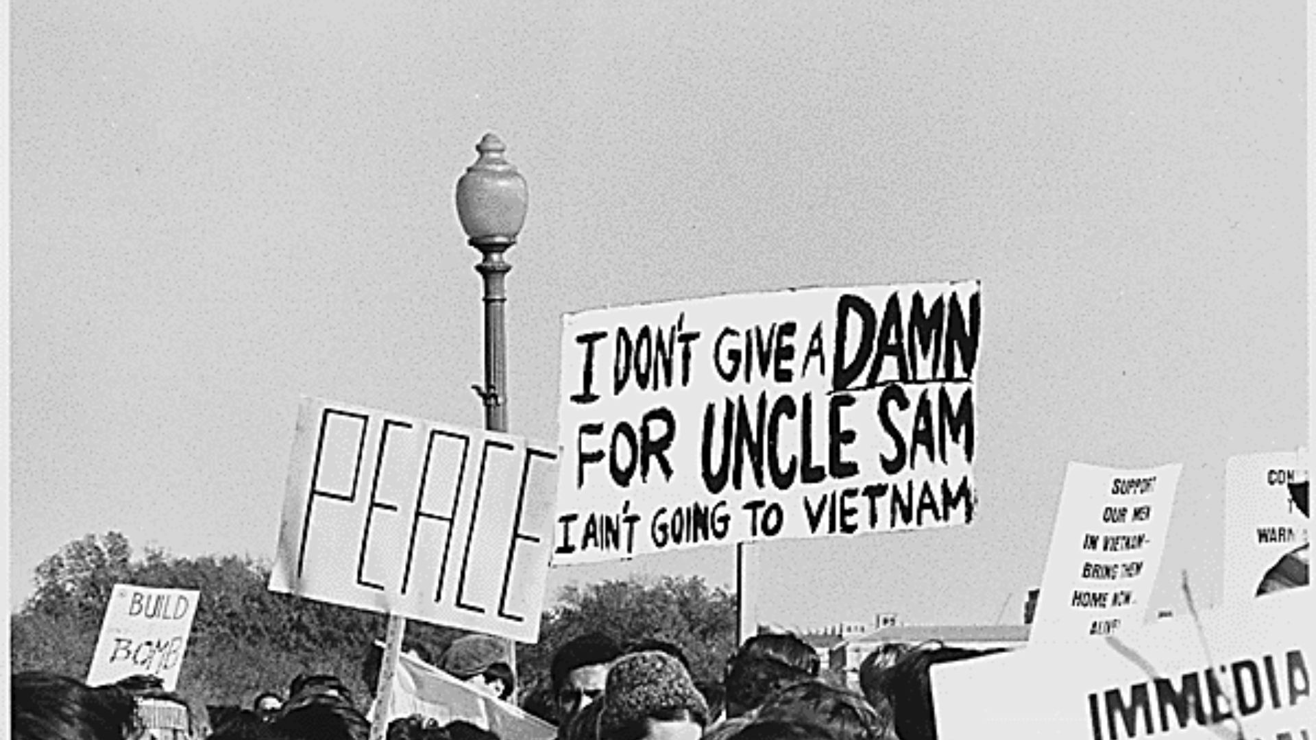 File:Public Domain- Protesting the Vietnam War by Frank Wolfe, October 21, 1967 (NARA).gif
