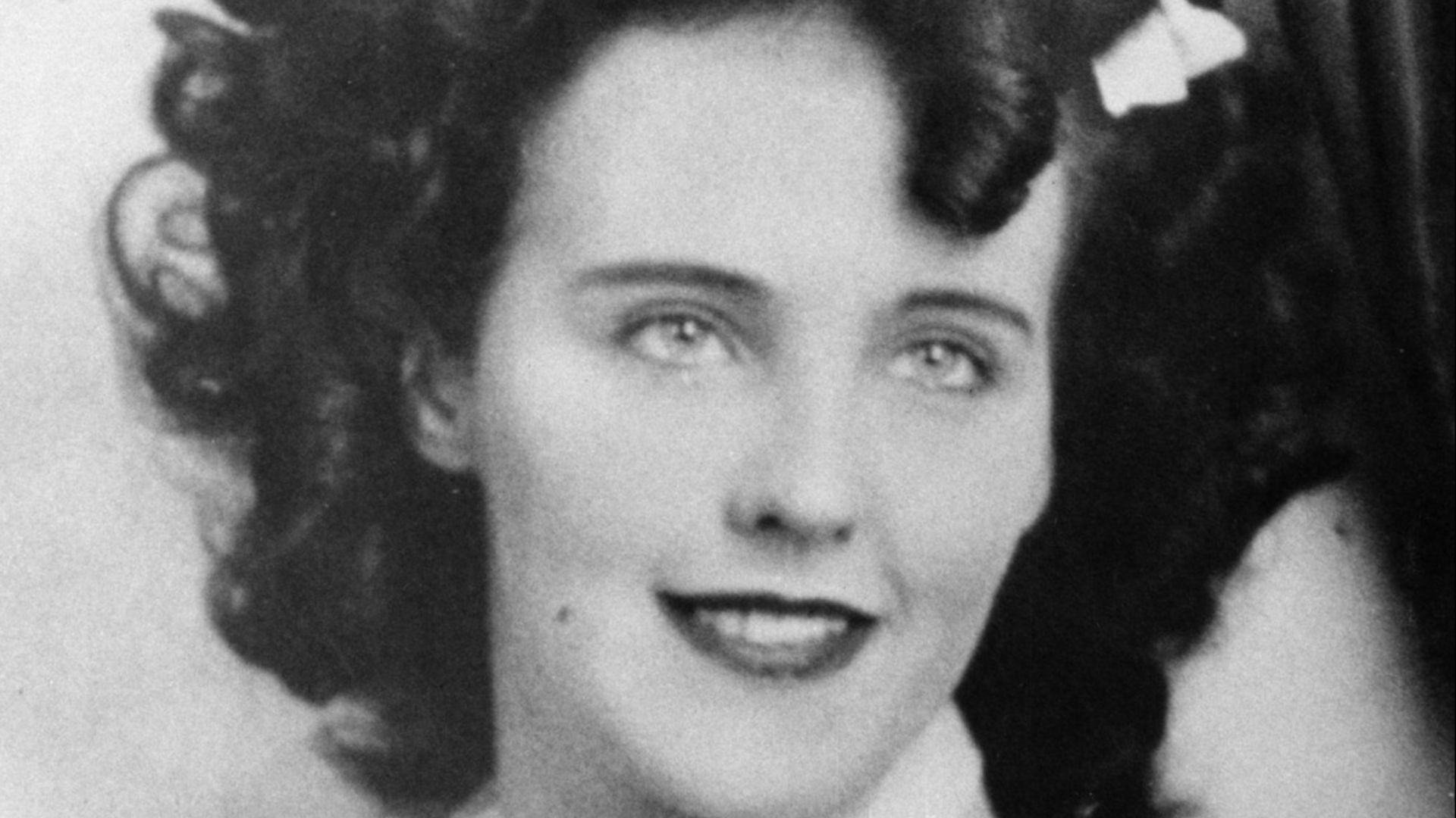 File:Elizabeth Short photo from police bulletin.jpg