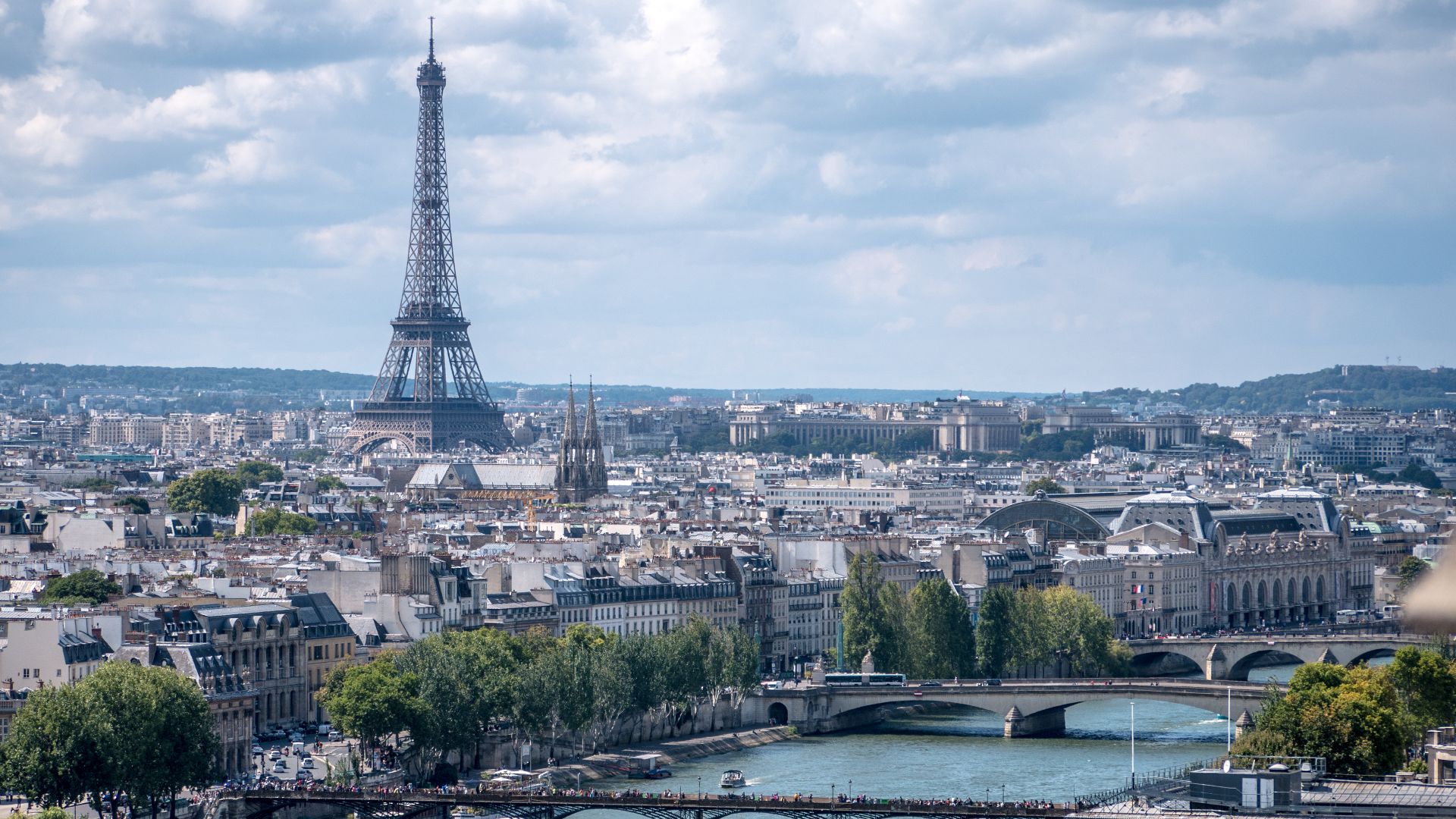 File:La Tour Eiffel vue de la Tour Saint-Jacques, Paris août 2014 (2).jpg