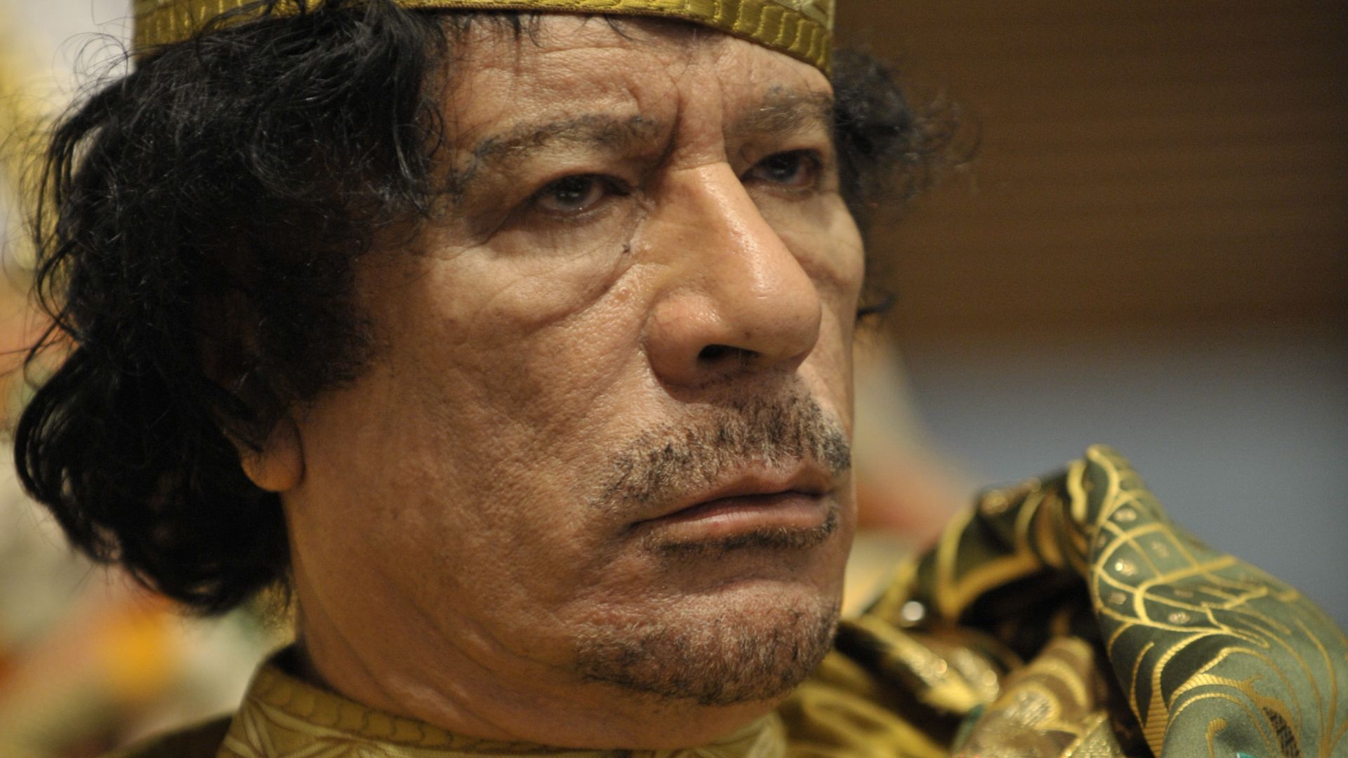 File:Muammar al-Gaddafi at the AU summit.jpg