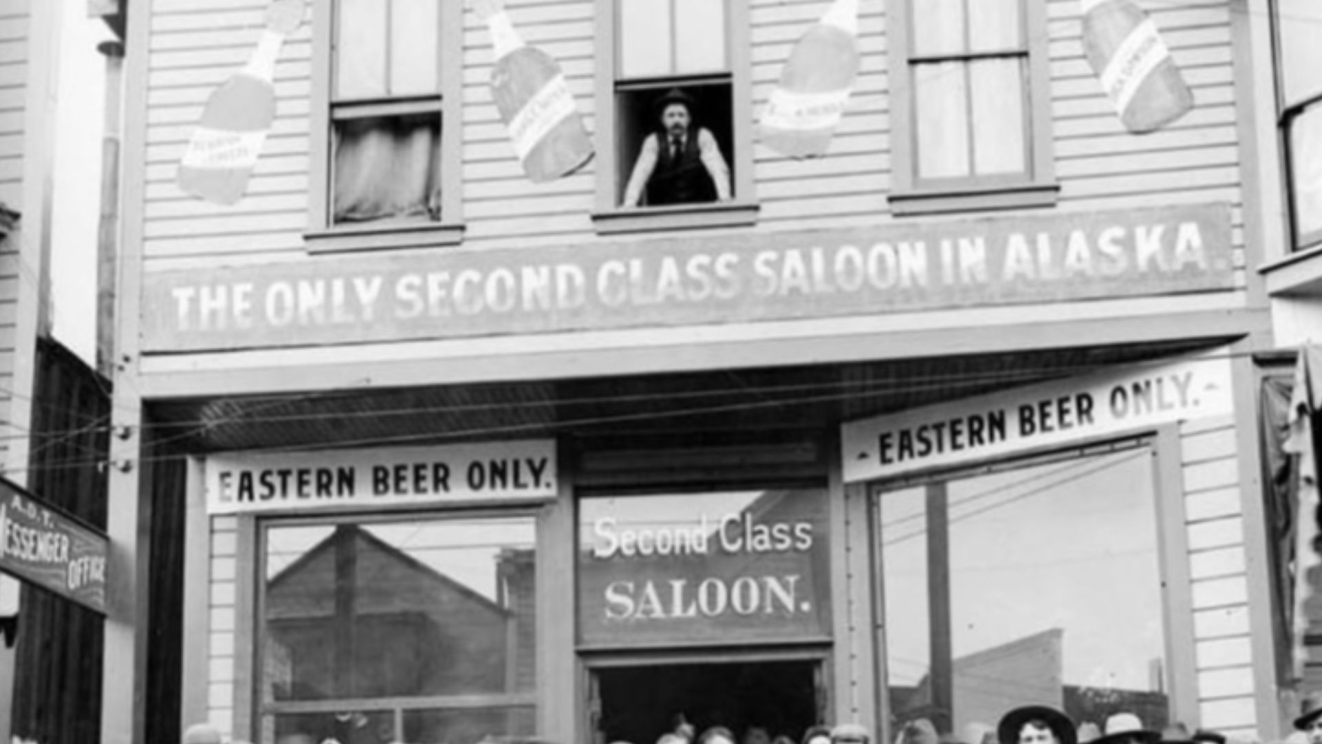 File:Dexter Saloon, Nome, Alaska.jpg