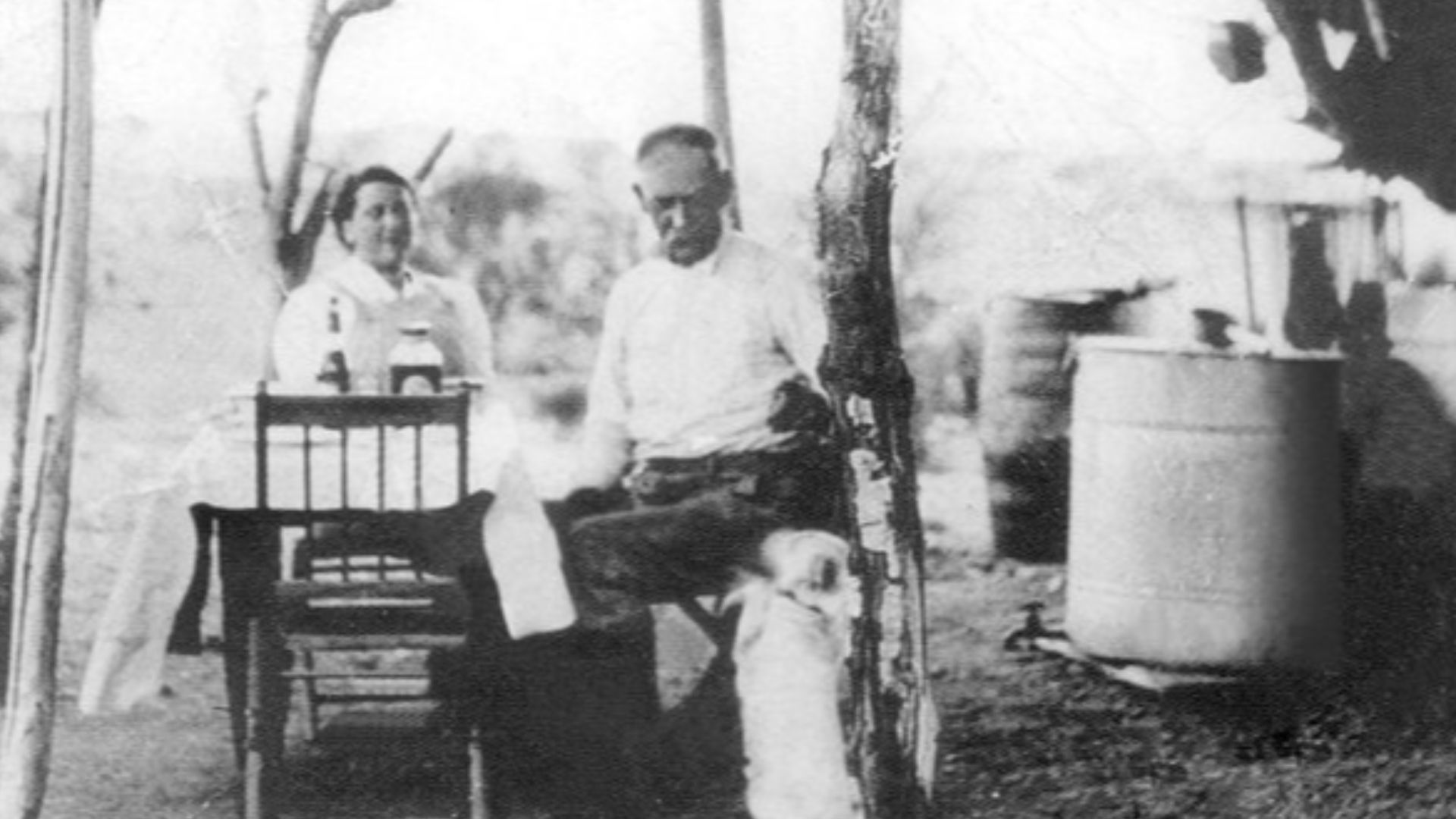 File:Wyatt and Josephine Earp 1906.jpg