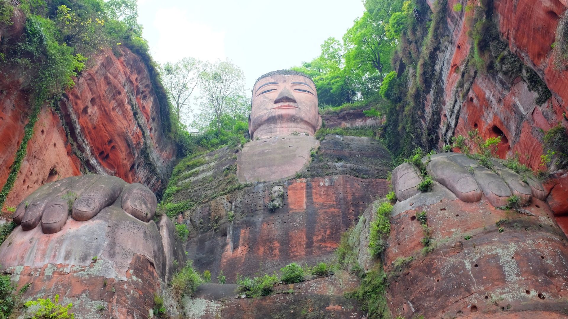 File:Leshan Giant Buddha View from below.jpg