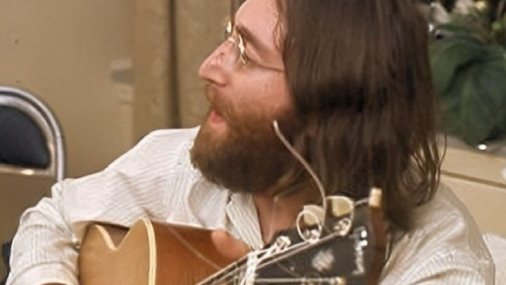File:John Lennon rehearses Give Peace A Chance cropped.jpg