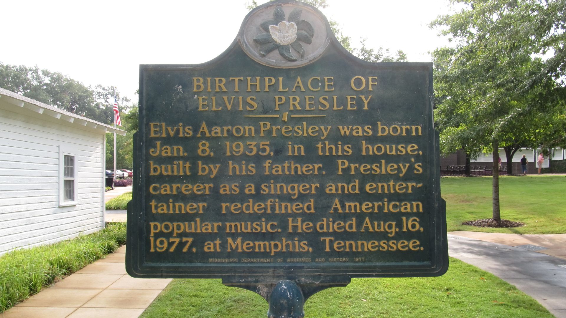 File:Birthplace of Elvis Presley Marker, Elvis Presley Birthplace Museum & Chapel, Tupelo, Mississippi (6120750084).jpg