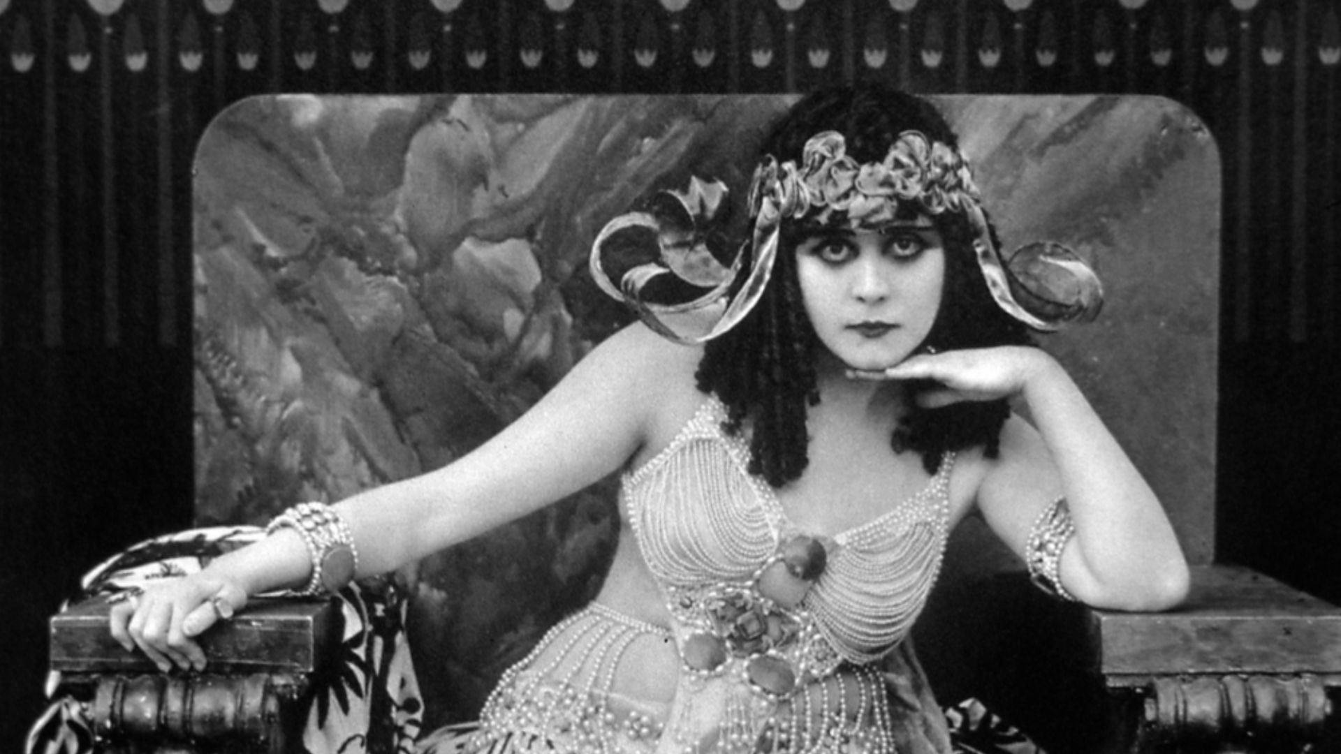 File:Theda-bara-cleopatra.jpg